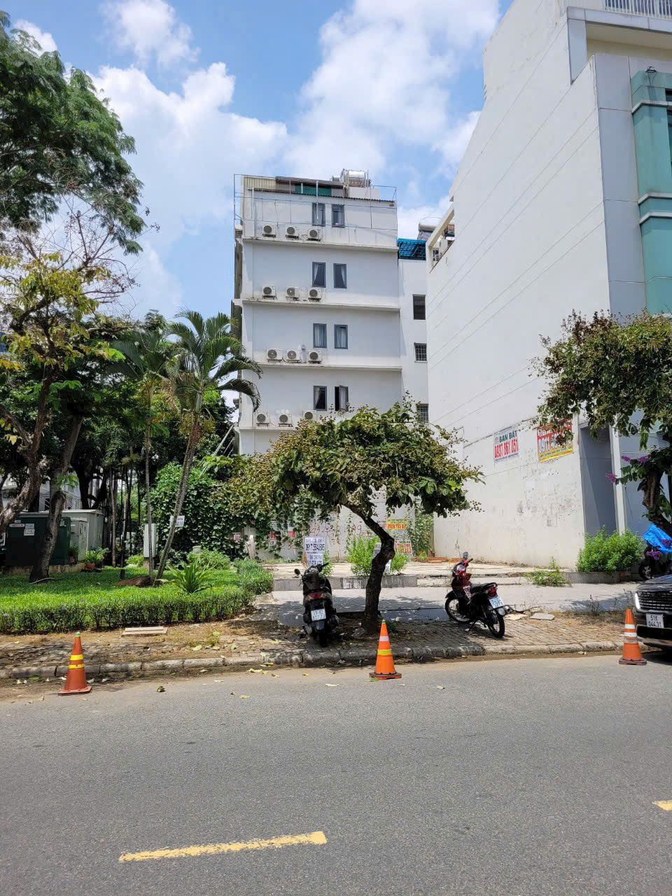 Bán đất mặt tiền Hưng Phước 4 Phú Mỹ Hưng, Quận 7 lô góc công viên R3-13 hướng Bắc – 148m2