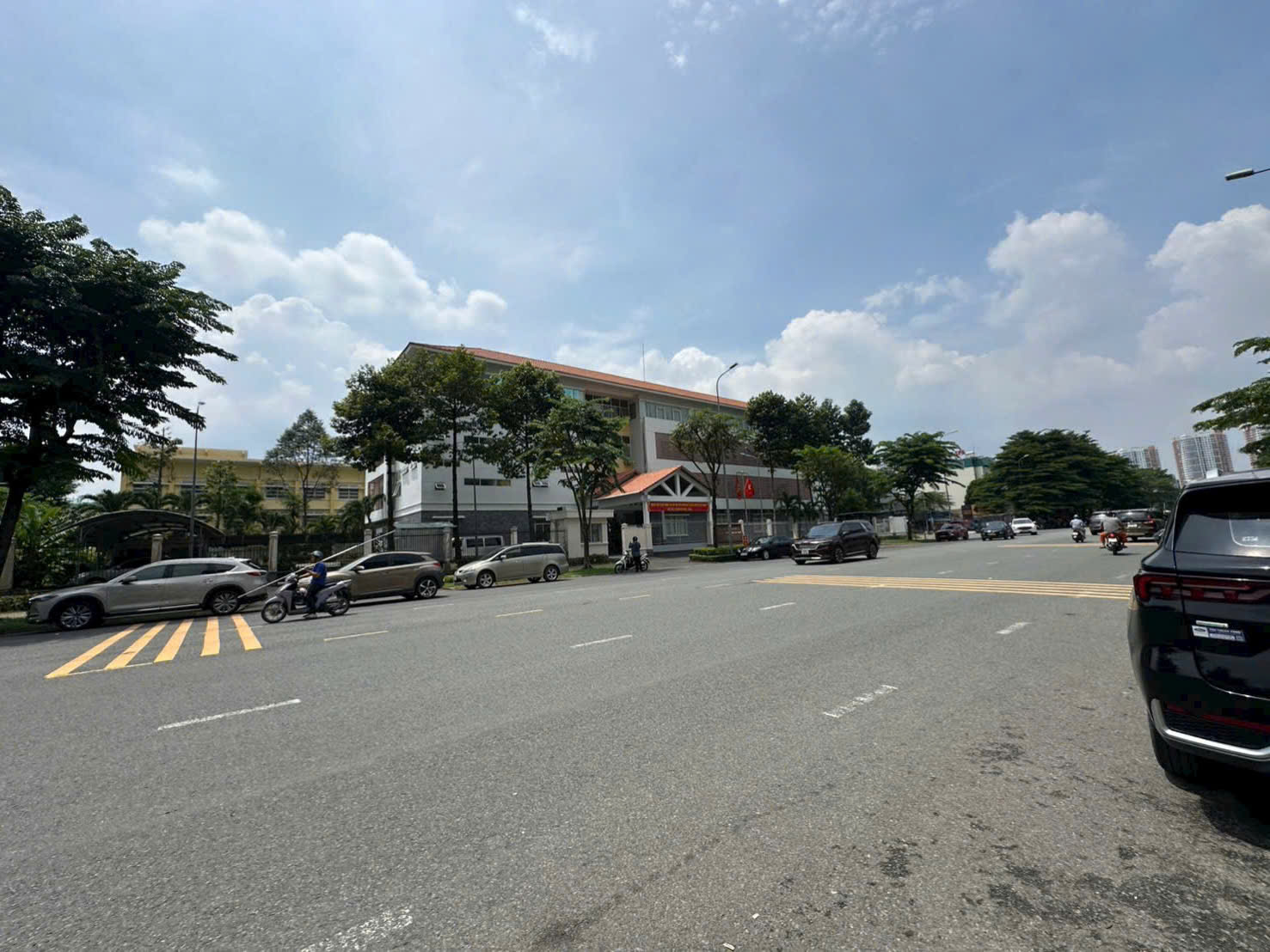 Land for rent in front of Truong Van Bang, Thanh My Loi, District 2 square land in a rare location – 320m2 4