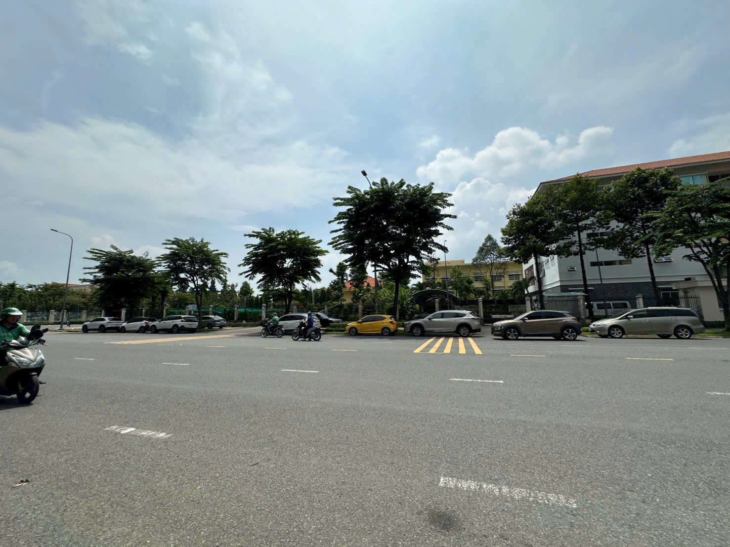 Land for rent in front of Truong Van Bang, Thanh My Loi, District 2 square land in a rare location – 320m2 3