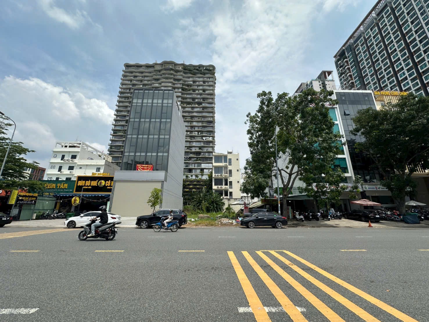 Land for rent in front of Truong Van Bang, Thanh My Loi, District 2 square land in a rare location – 320m2