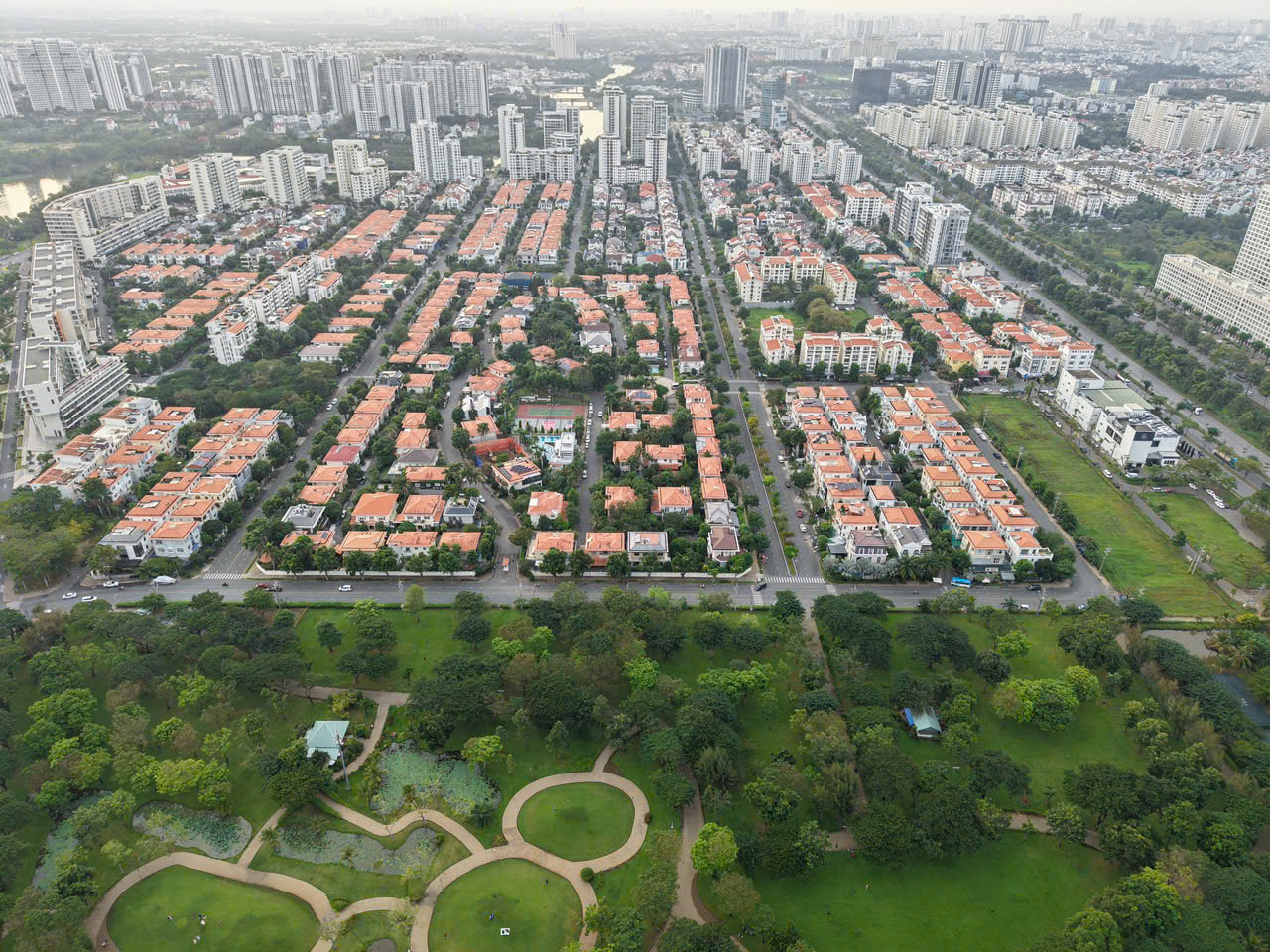 Bán đất B-01 khu Nam Thông 1 Phú Mỹ Hưng, Quận 7 lô góc đường lớn Tân Phú và đường 22 – 239.5m2 1