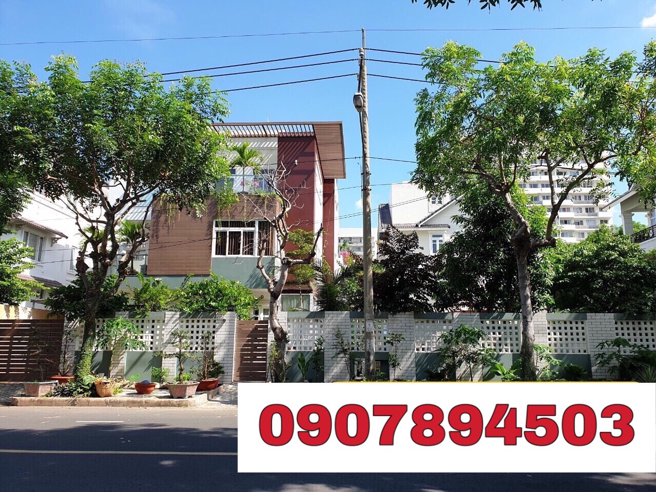 Cần bán gấp biệt thự đường lớn vị trí đẹp Nam Quang Phý Mỹ Hưng Quận 7. Giá tôt thường lượng. 1