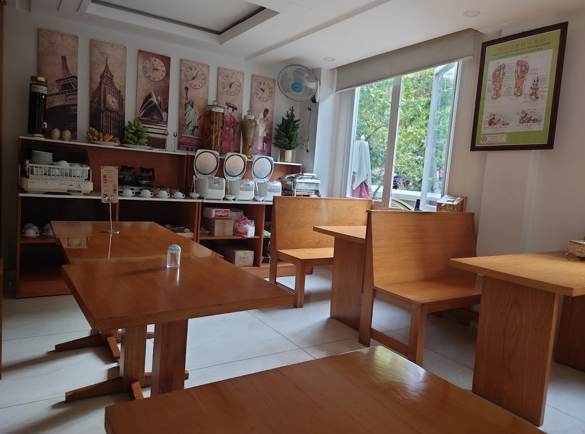 Bán khách sạn Diamond Hotel Phường Tân Quy, Quận 7 căn góc 2 mặt tiền 9