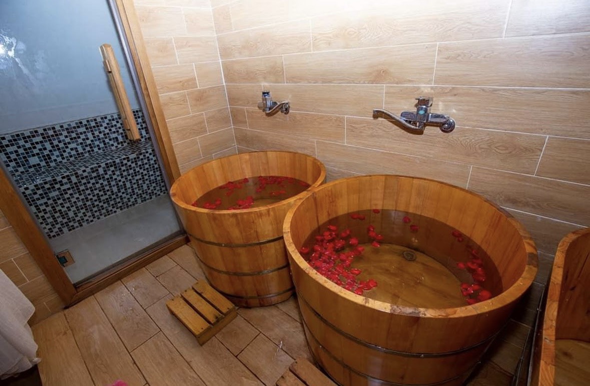 Bán khách sạn Diamond Hotel Phường Tân Quy, Quận 7 căn góc 2 mặt tiền 4