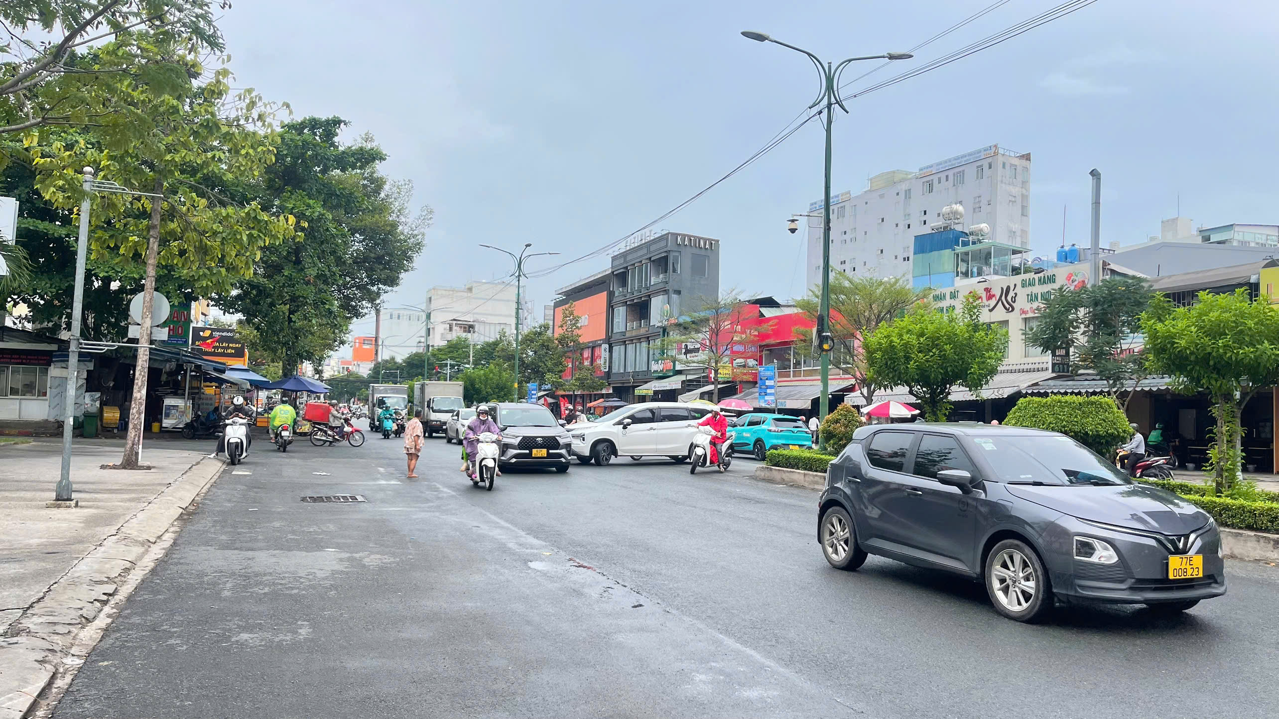 Cho thuê mặt bằng 169 Nguyễn Thị Thập, Quận 7 xây trệt + 1 lầu đối diện siêu thị Lotte – 300m2 4