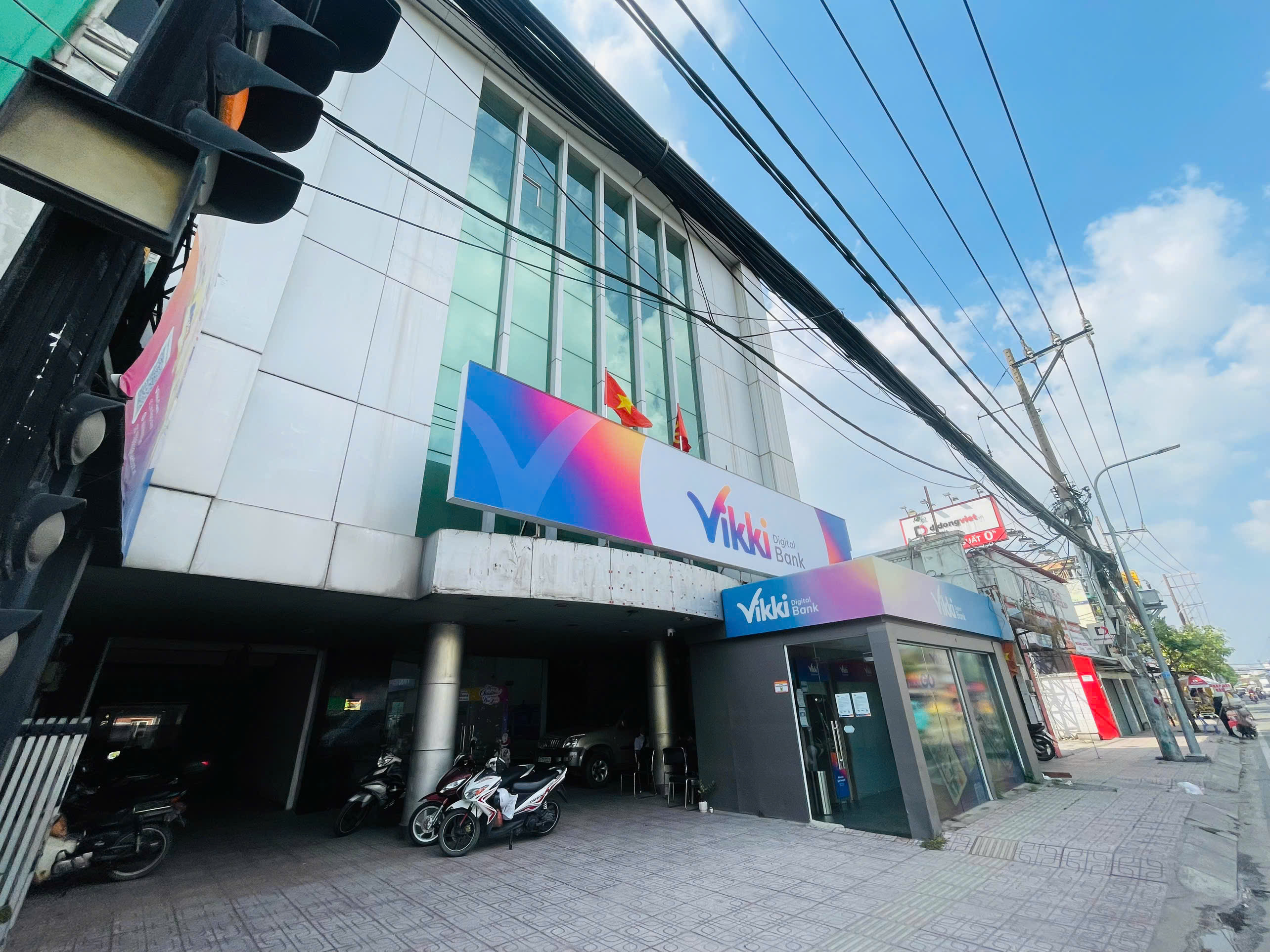 Cho thuê mặt bằng kinh doanh 322 Huỳnh Tấn Phát, Tân Thuận, Quận 7 ngang 14m gần đường Bùi Văn Ba 6