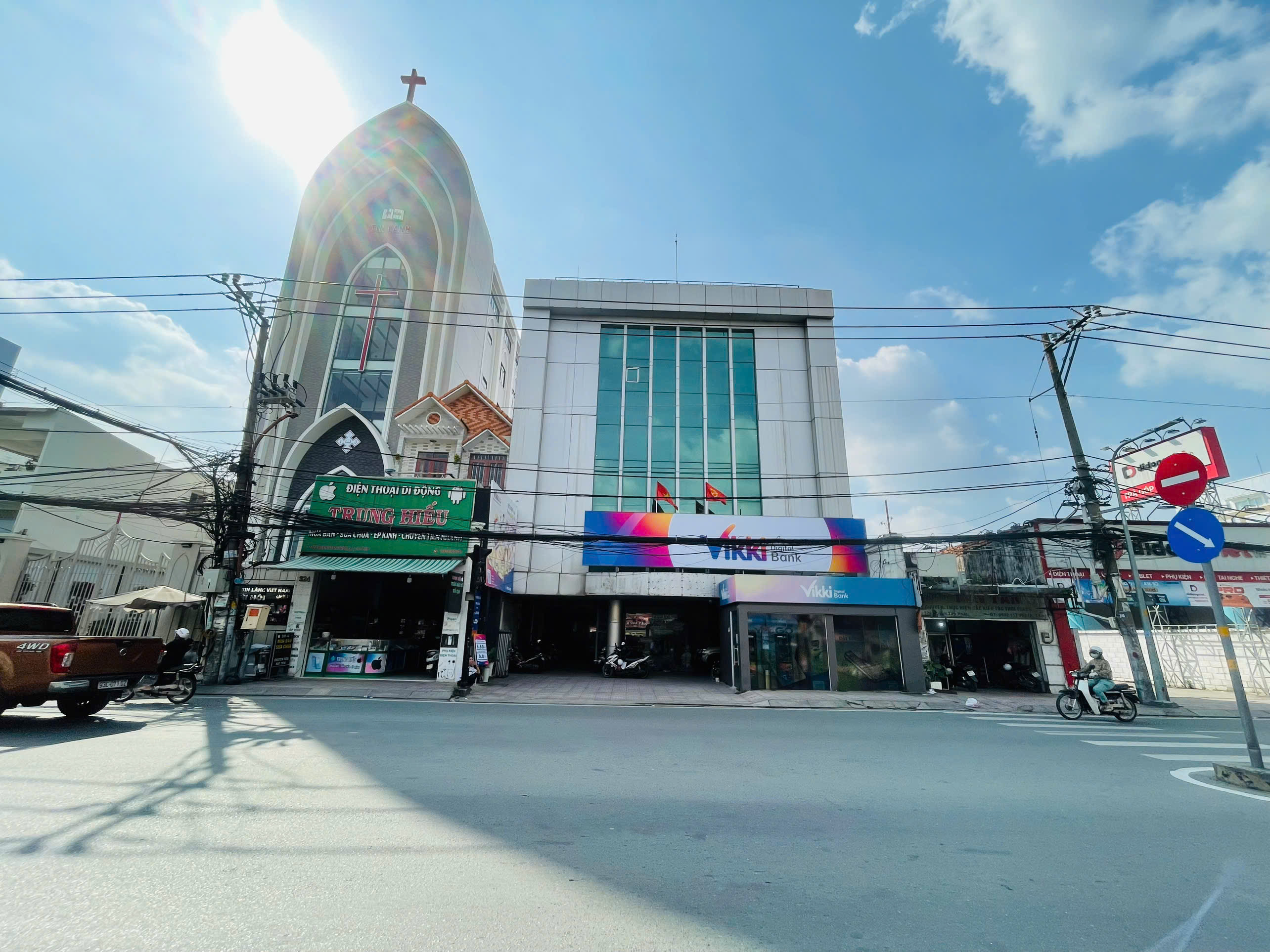 Cho thuê mặt bằng kinh doanh 322 Huỳnh Tấn Phát, Tân Thuận, Quận 7 ngang 14m gần đường Bùi Văn Ba 4