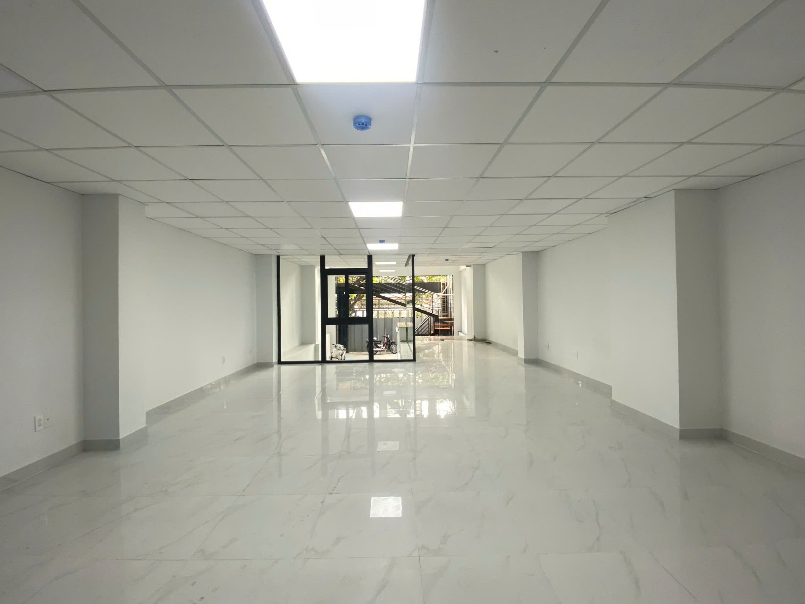 Cho thuê mặt bằng số 15 đường số 1 Lý Phục Man, Phường Bình Thuận, Quận 7 rộng 120m2 1