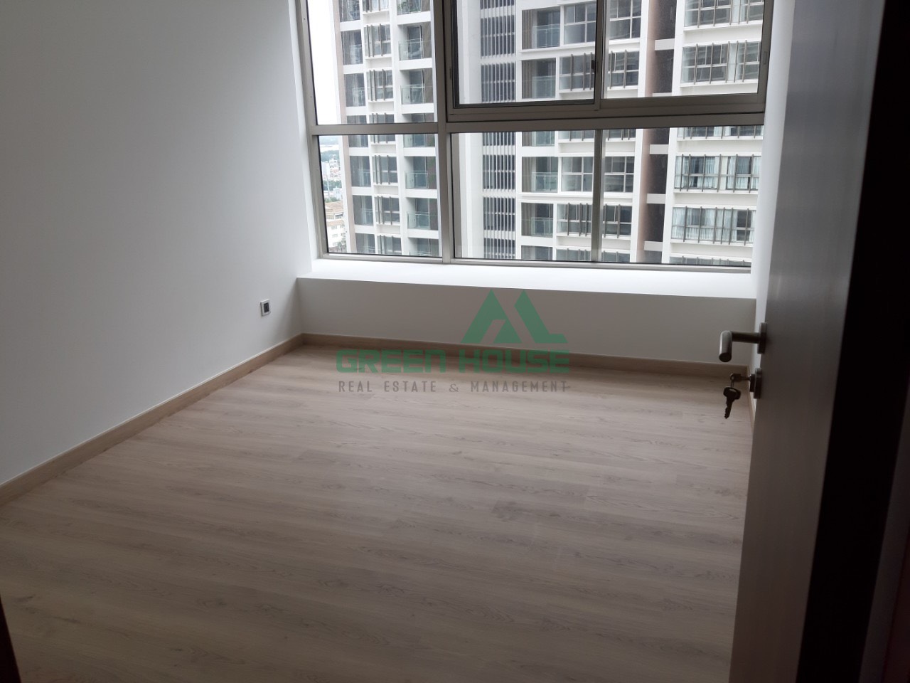 For Sale Midtown apartment in Phu My Hung - District 7- The Sale Price 5.1 billion vnd with car parking lot 6