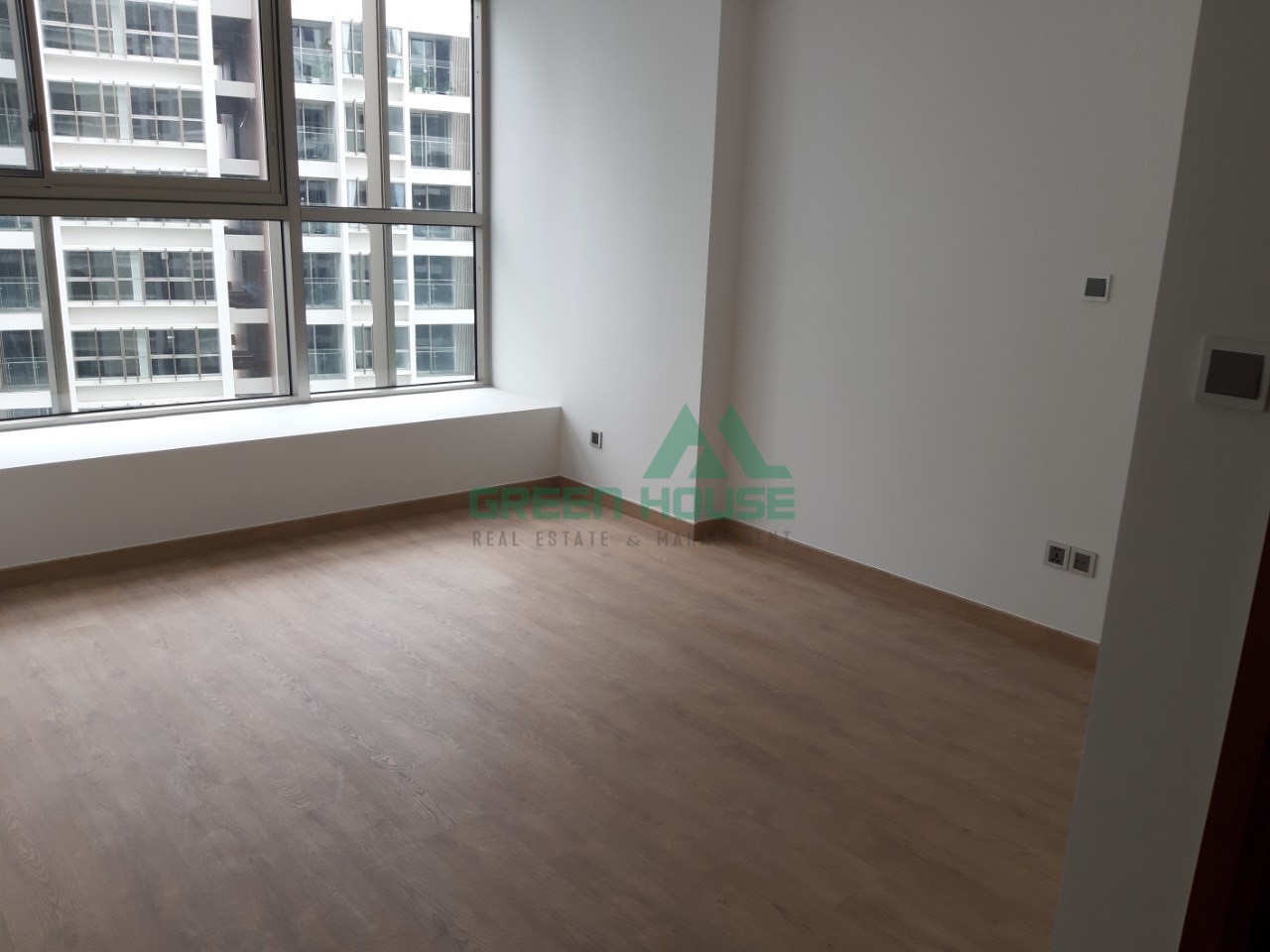 For Sale Midtown apartment in Phu My Hung - District 7- The Sale Price 5.1 billion vnd with car parking lot 7