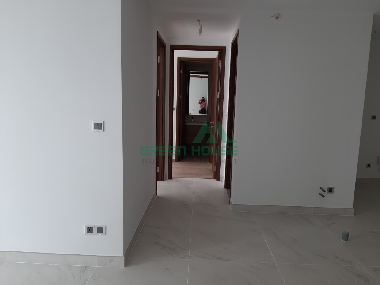 For Sale Midtown apartment in Phu My Hung - District 7- The Sale Price 5.1 billion vnd with car parking lot 10