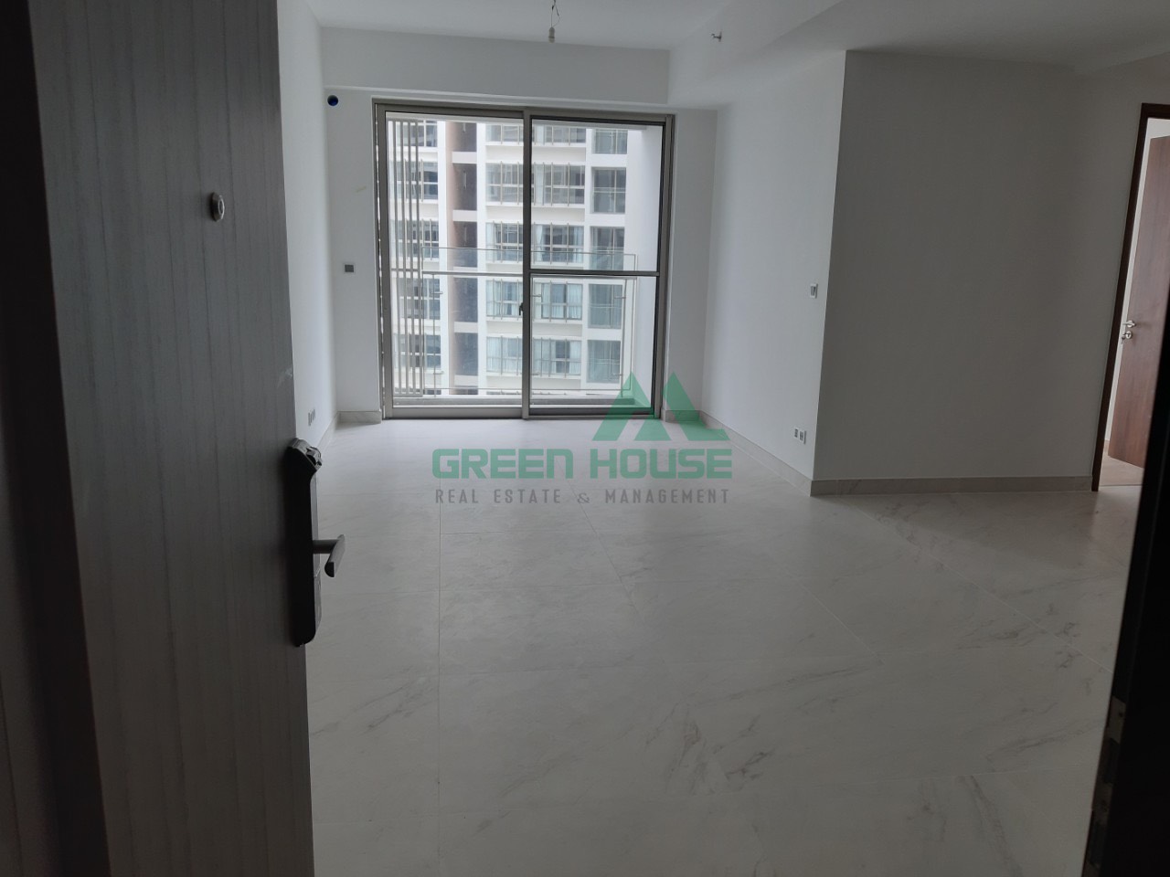 For Sale Midtown apartment in Phu My Hung - District 7- The Sale Price 5.1 billion vnd with car parking lot 9