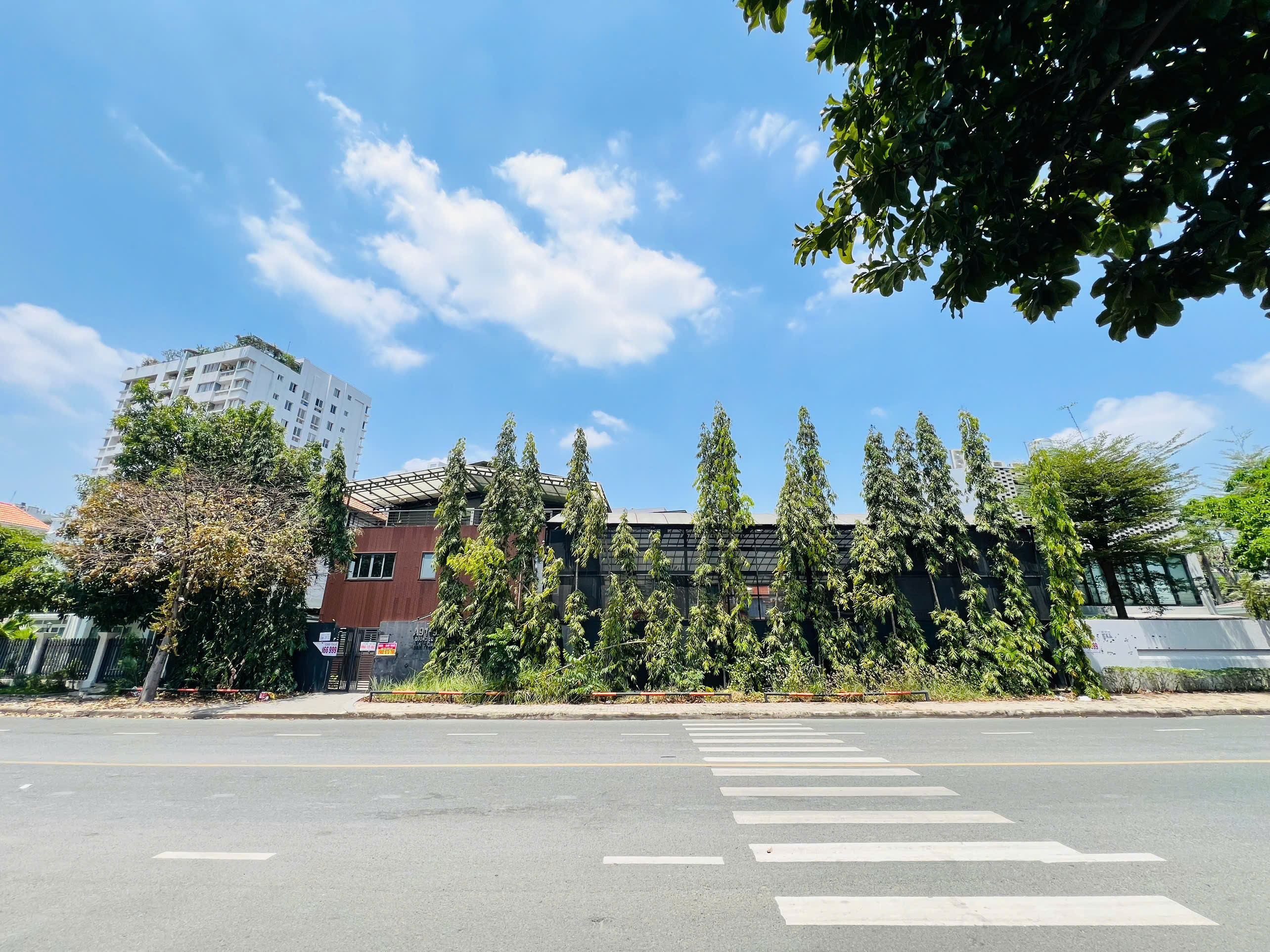 Cho thuê nhà và đất Nam Thông 2 Phú Mỹ Hưng, Quận 7 nhà xây 3 tầng có 6 phòng ngủ – 586.964m2 5