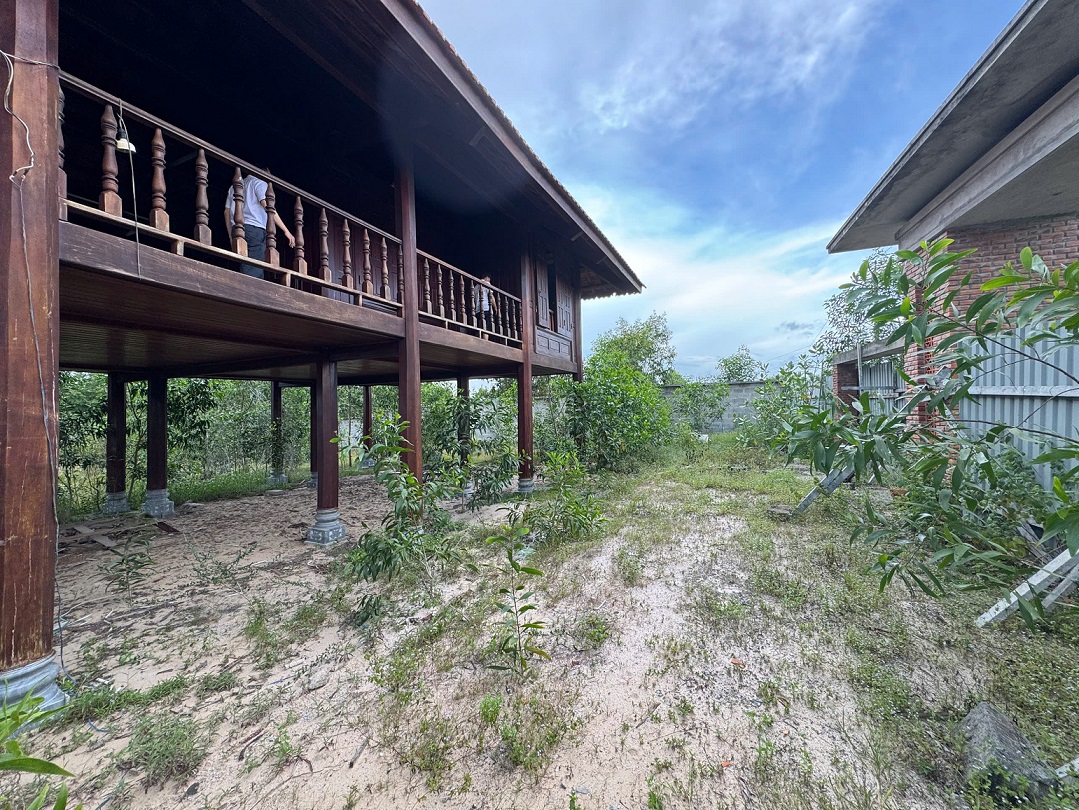 Bán nhà gỗ đường số 18 Hàm Tân, Lâm Đồng gần biển đất trồng cây lâu năm có 300m2 thổ - 2100m2 10