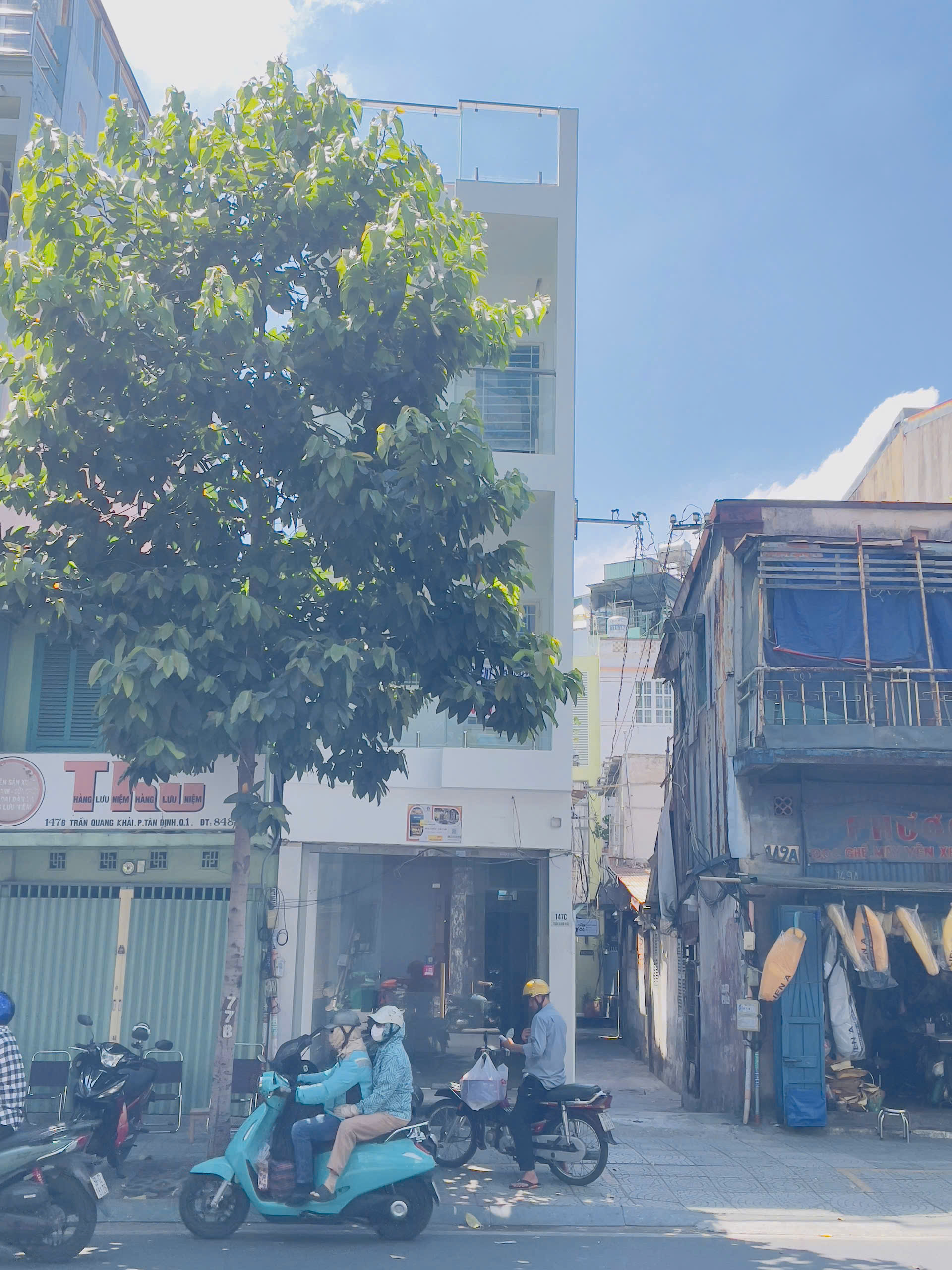 Bán hoặc cho thuê nhà mặt tiền 147C Trần Quang Khải, P.Tân Định, Quận 1 căn góc xây 4 tầng – 46m2