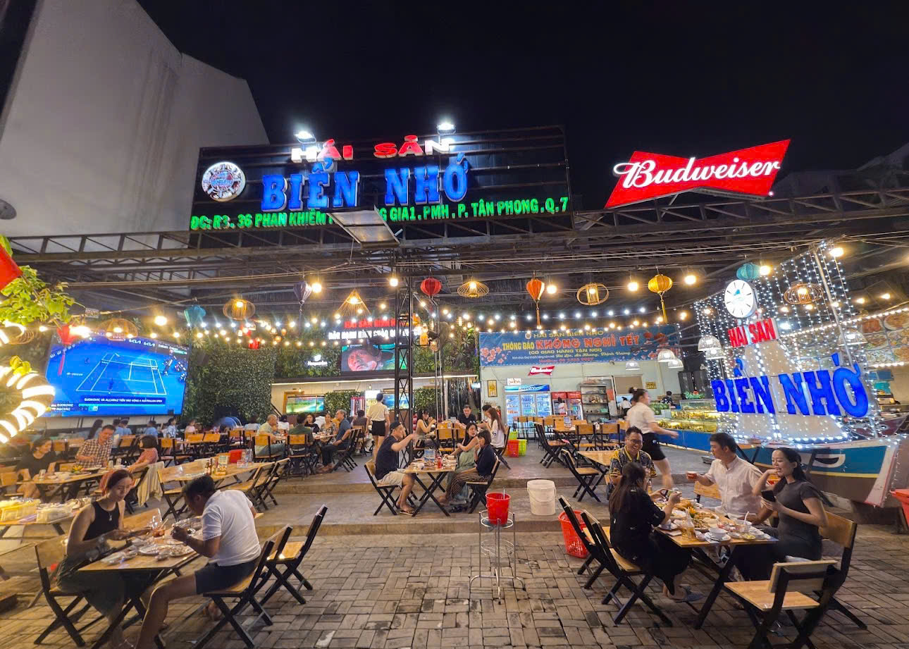 Bán nhà mặt tiền 27 Phan Khiêm Ích Phú Mỹ Hưng, Quận 7 xây 5 tầng đang cho thuê 2200usd – 111m2 1