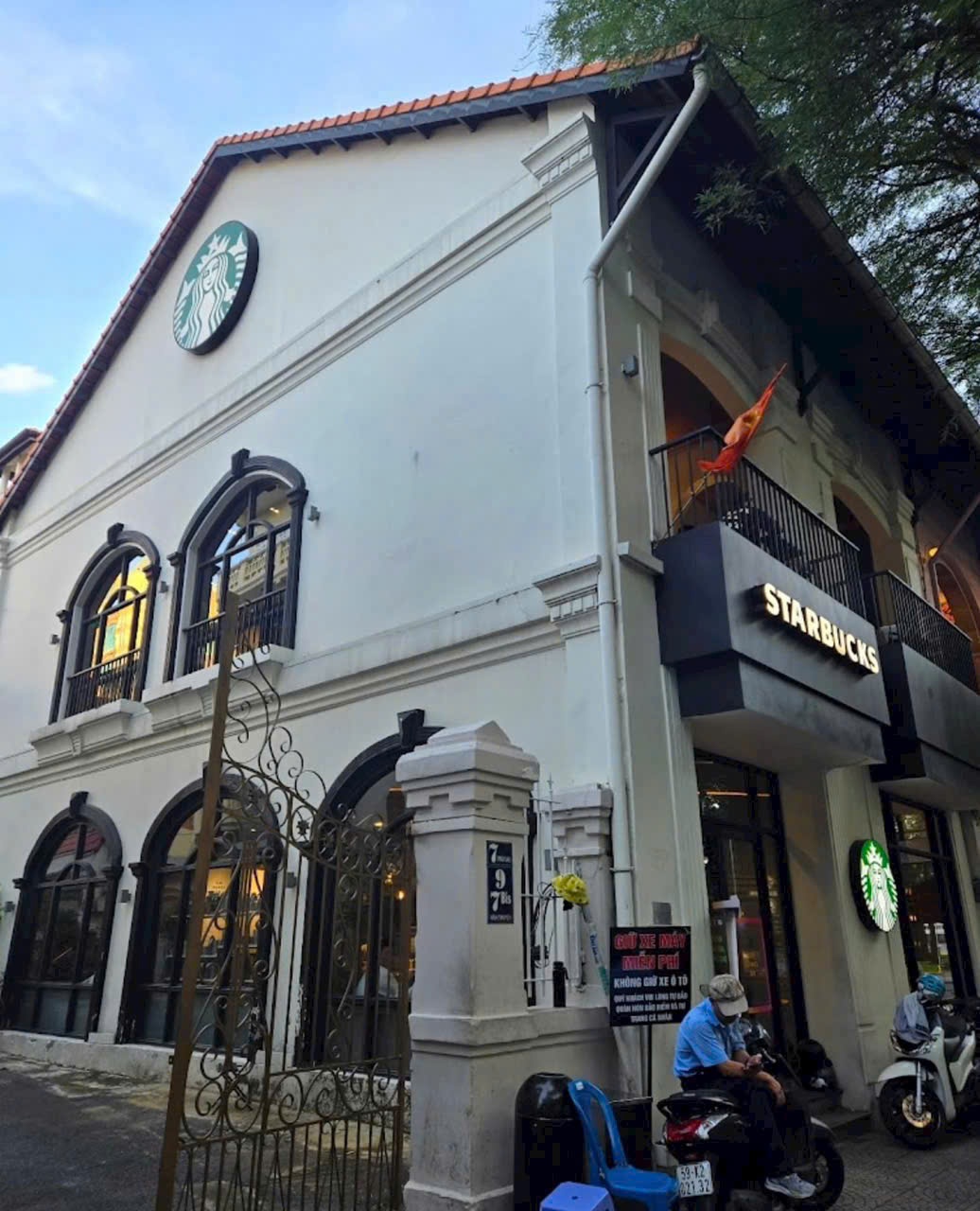 Cho thuê nhà mặt tiền Hàn Thuyên, phường Bến Nghé, Quận 1 kế bên nhà thờ Đức Bà 4