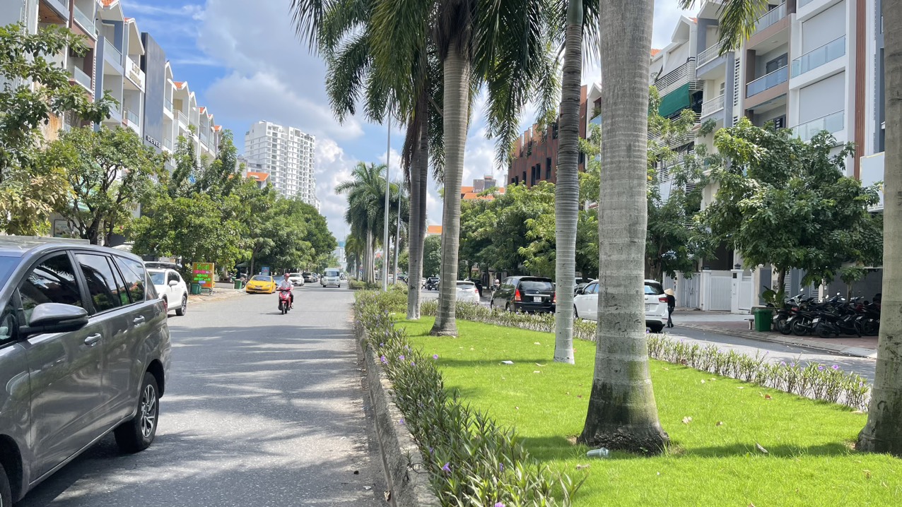 Cho thuê nhà 2 mặt tiền D1 và số 11 Him Lam, Quận 7 có hầm+4 lầu, thang máy 5