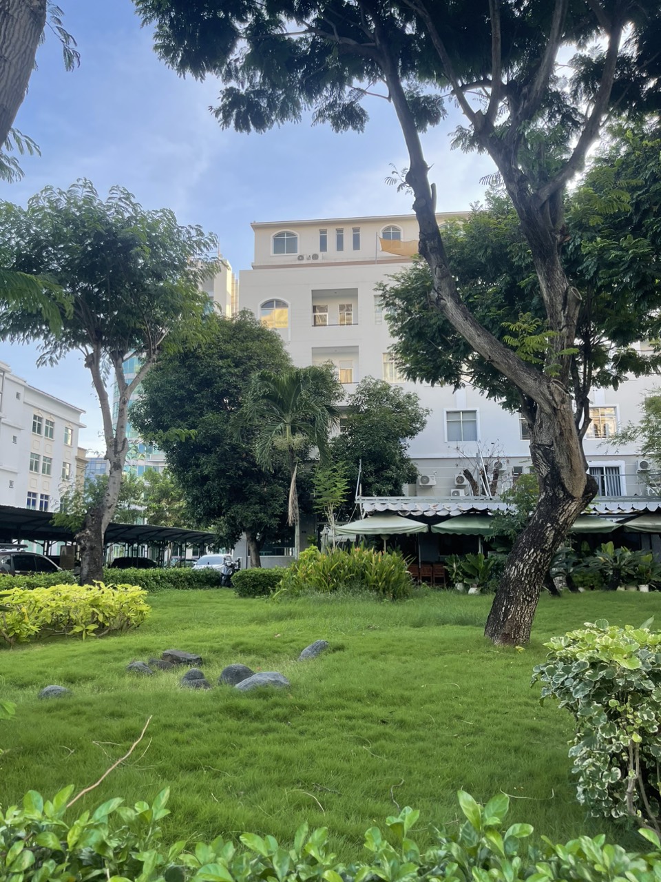 Cho thuê nhà mặt tiền khu Phú Mã Dương, Phú Mỹ Hưng, Quận 7 căn góc 3 mặt tiền có lửng+5 lầu 2