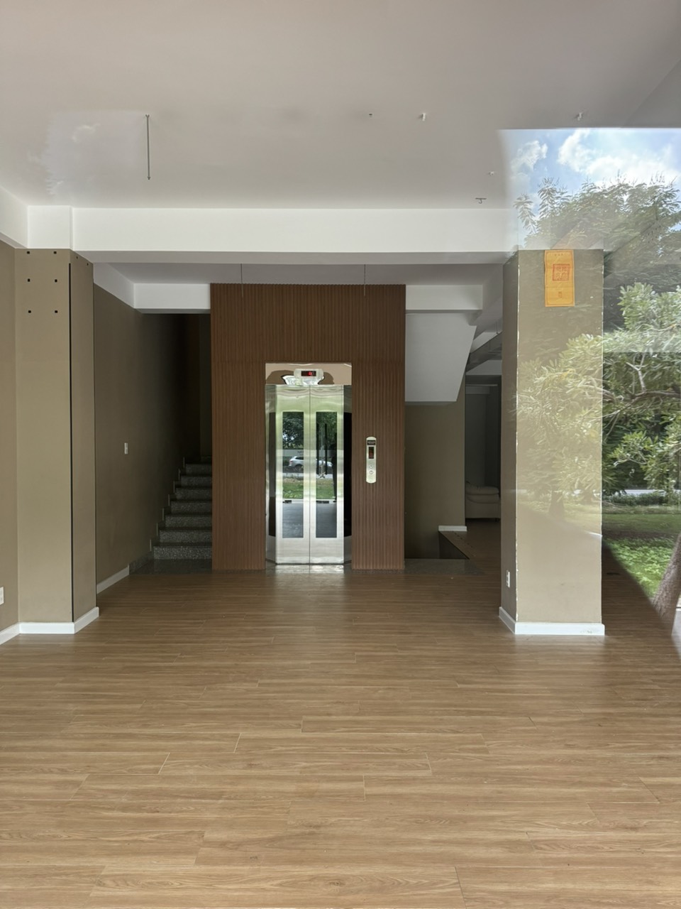 Cho thuê nhà mặt tiền khu Kim Sơn, Nguyễn Hữu Thọ, Quận 7 có hầm+lửng+3 lầu, thang máy 5