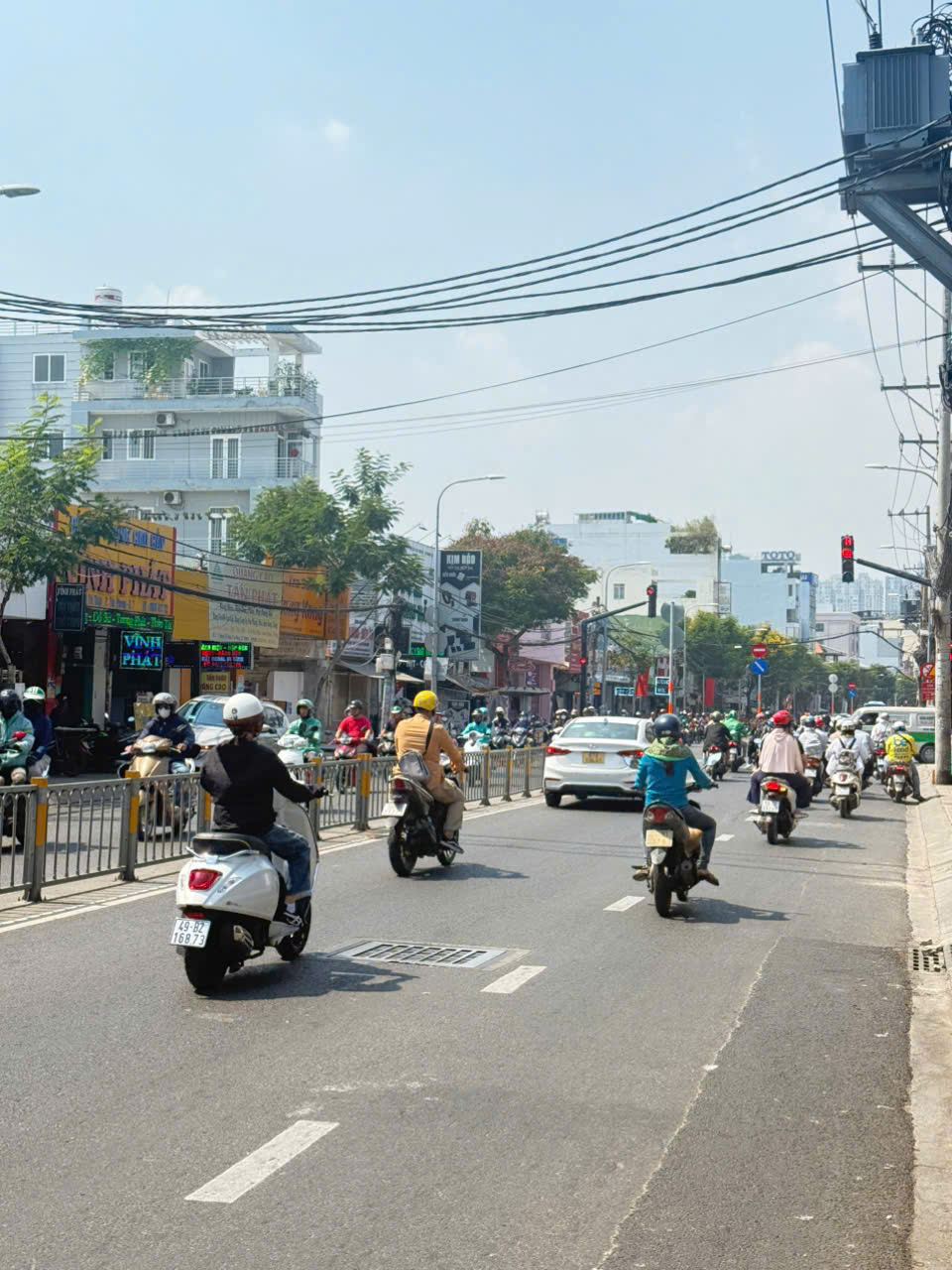 Cho thuê nhà mặt tiền Nguyễn Thị Thập, Quận 7 xây 3 tầng sân trước rộng tiện kinh doanh – 234.98m2 3
