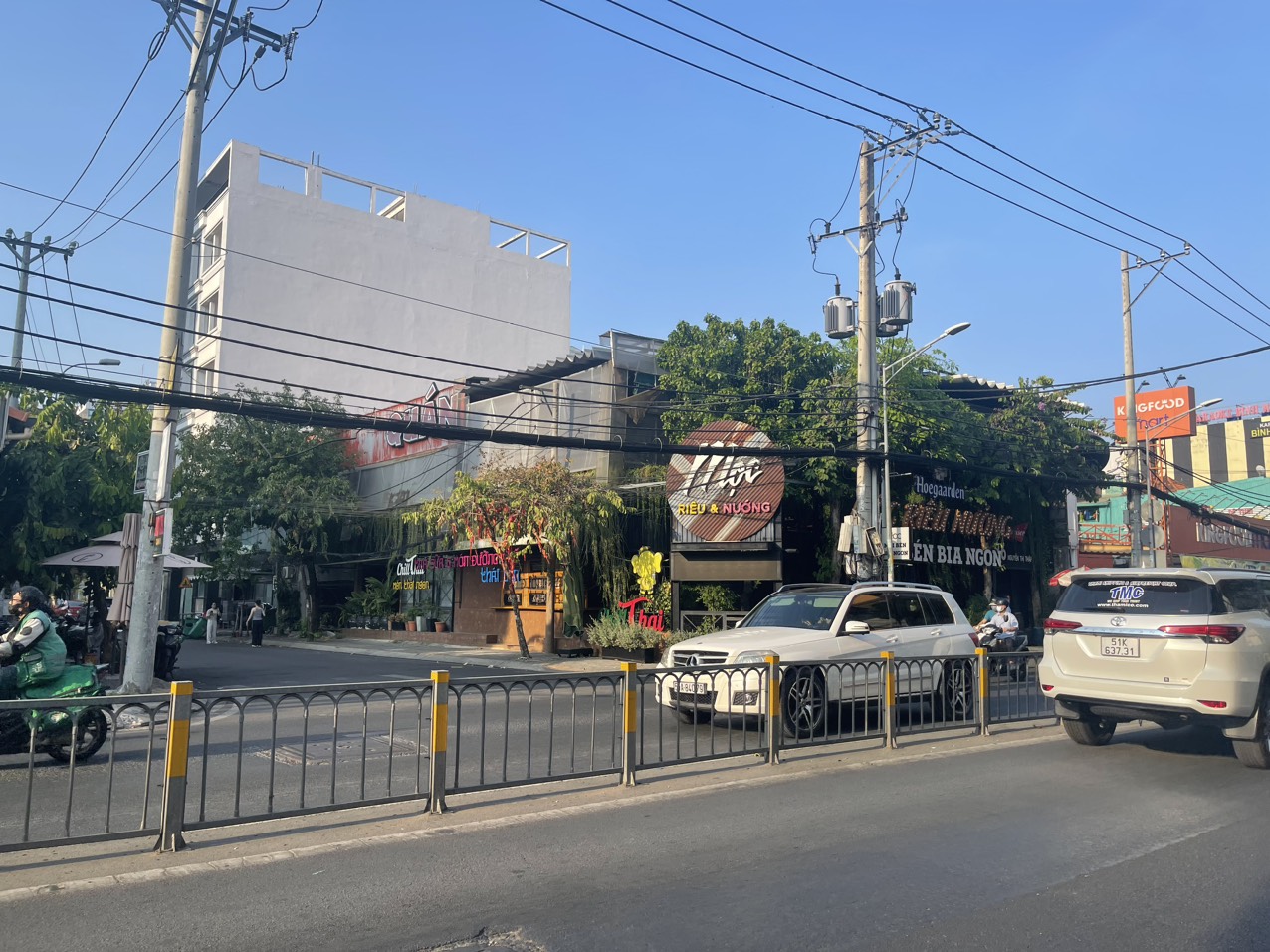 Bán hoặc cho thuê nhà mặt tiền Nguyễn Thị Thập, Quận 7 căn góc 2 mặt tiền gần Lotte Mart 3