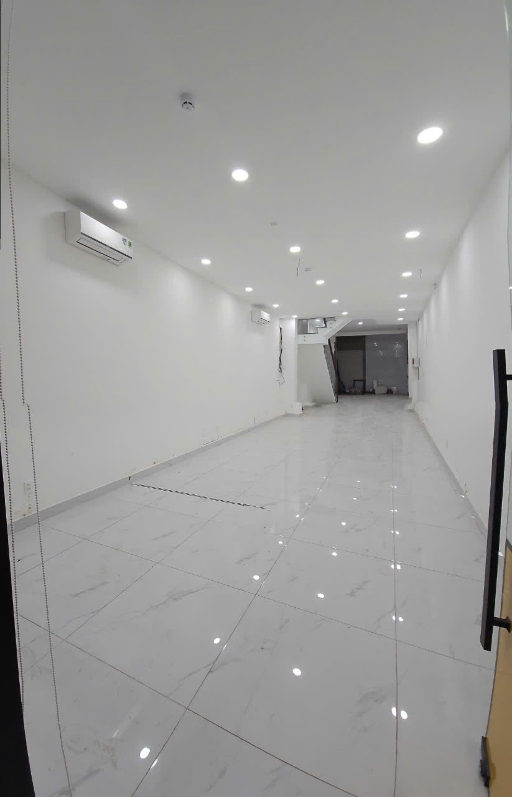 Cho thuê nhà mặt tiền 120 Yersin, Quận 1 nhà mới xây có 2 lầu vị trí trung tâm 3