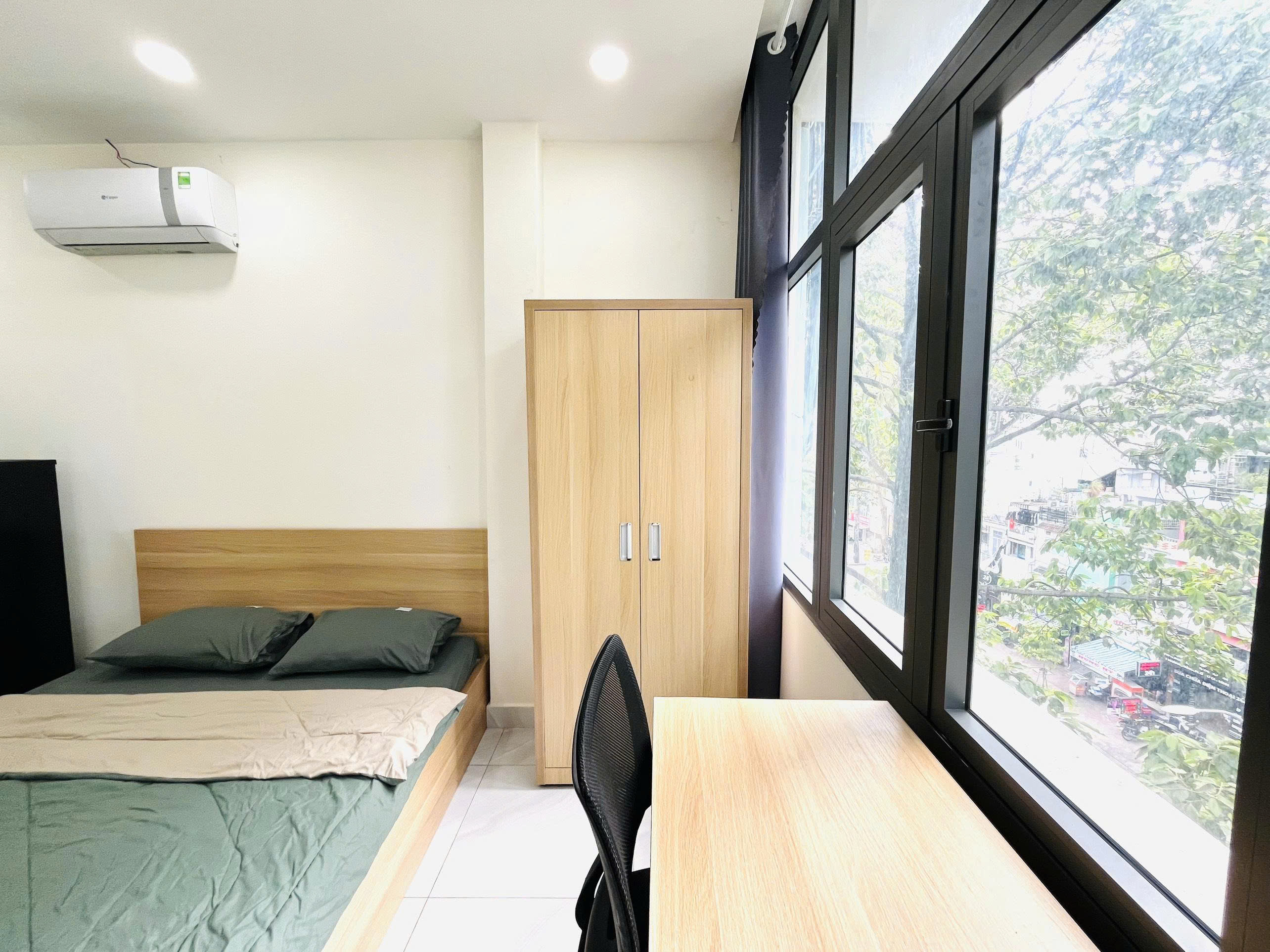 House for sale in front of 3/2 street, District 11, building 6 floors, for rent 20 million/month – 24m2 6