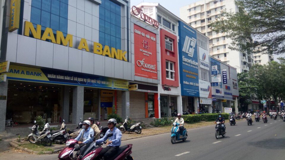 Cần bán nhà phố Nguyễn Văn Linh giá 17,5 tỷ 