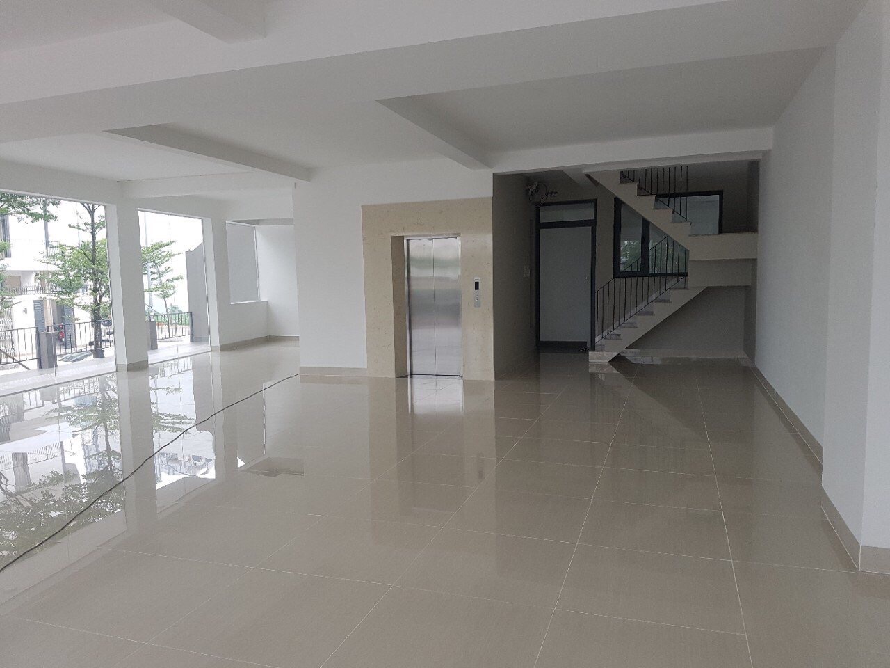 House for rent in front of D4 Him Lam street, District 7, corner apartment with 5 floors with elevator 6