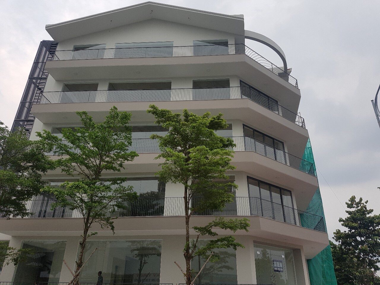 House for rent in front of D4 Him Lam street, District 7, corner apartment with 5 floors with elevator 1