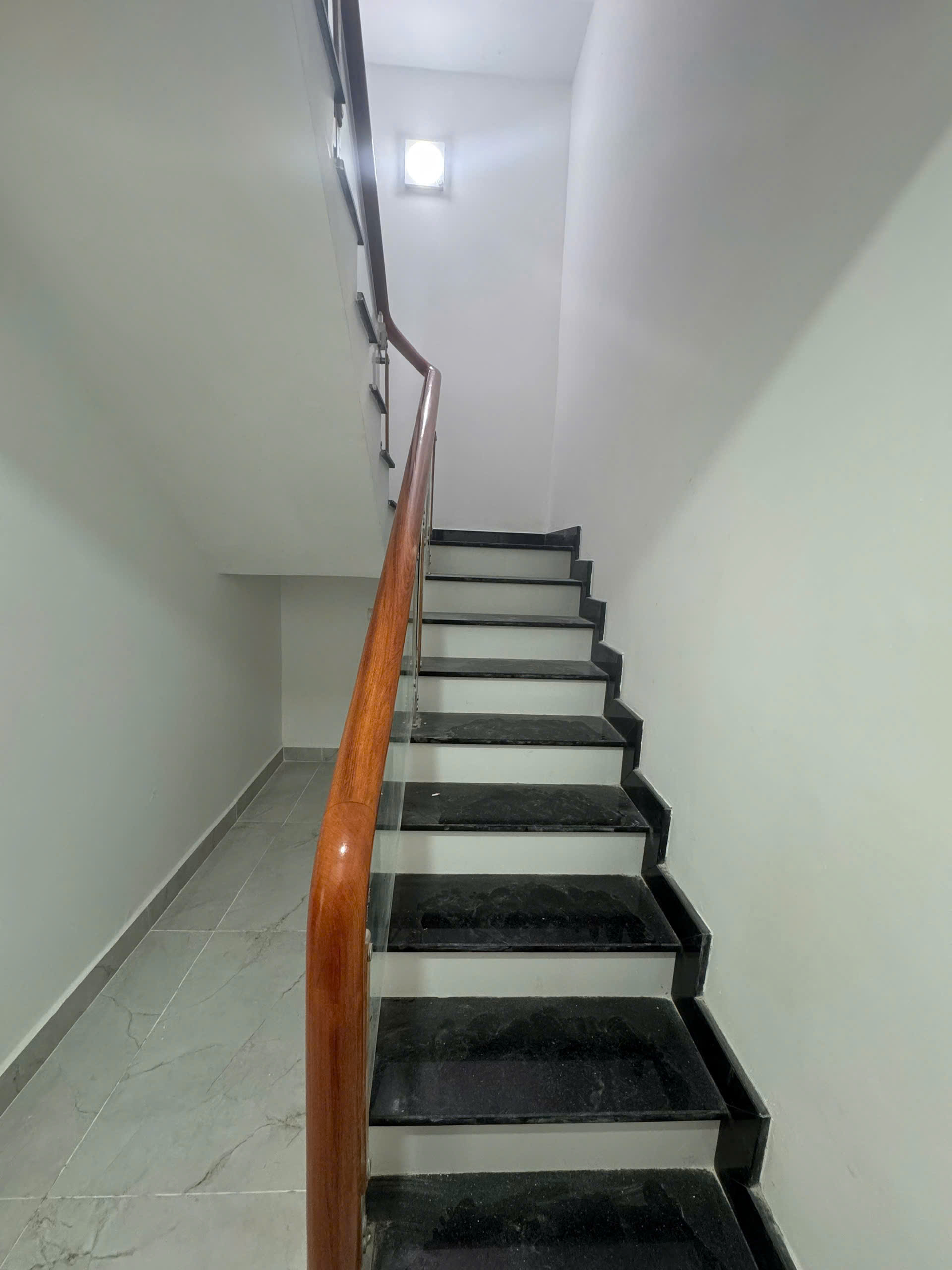 Cho thuê nhà phố Cao Triều Phát Hưng Phước 1, Phú Mỹ Hưng, Quận 7 xây 6 tầng có thang máy - 111m2 2