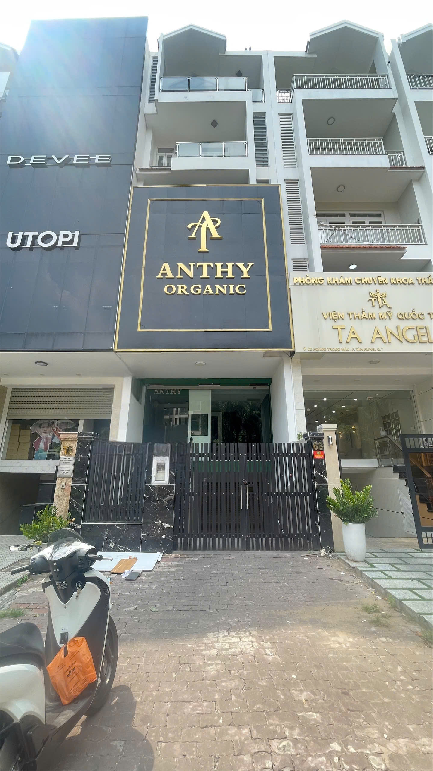 Townhouse for rent on D1 Street, Him Lam Residential Area, District 7 with 4-storey basement, main street