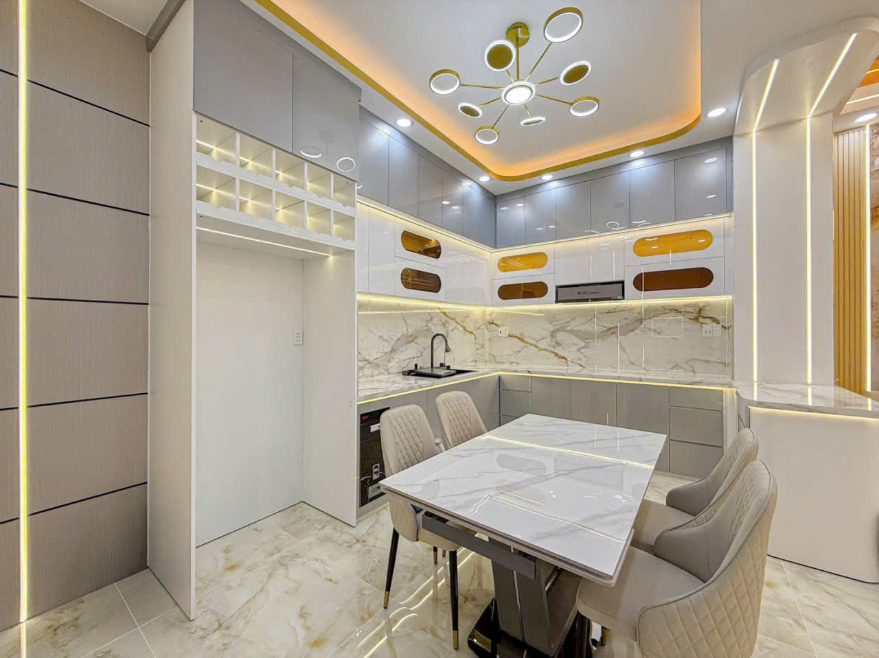 Bán nhà phố hẻm ô tô đường Gò Ô Môi, Quận 7 xây 3 lầu có 4 phòng ngủ nội thất cao cấp – 60m2 1