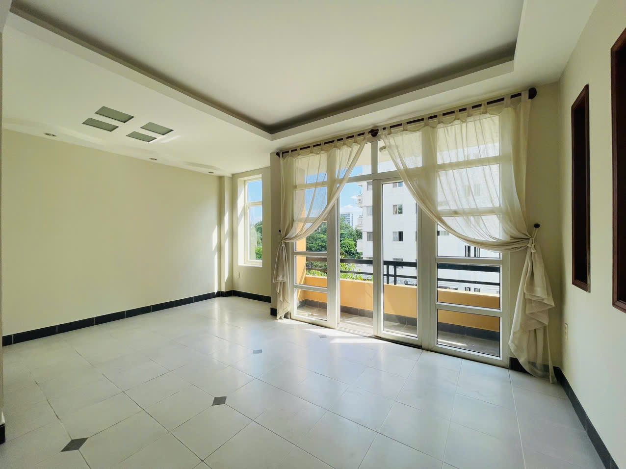 Bán hoặc cho thuê nhà phố đường Lê Văn Thêm, Hưng Phước 1, Phú Mỹ Hưng, Quận 7 có 5 tầng 13