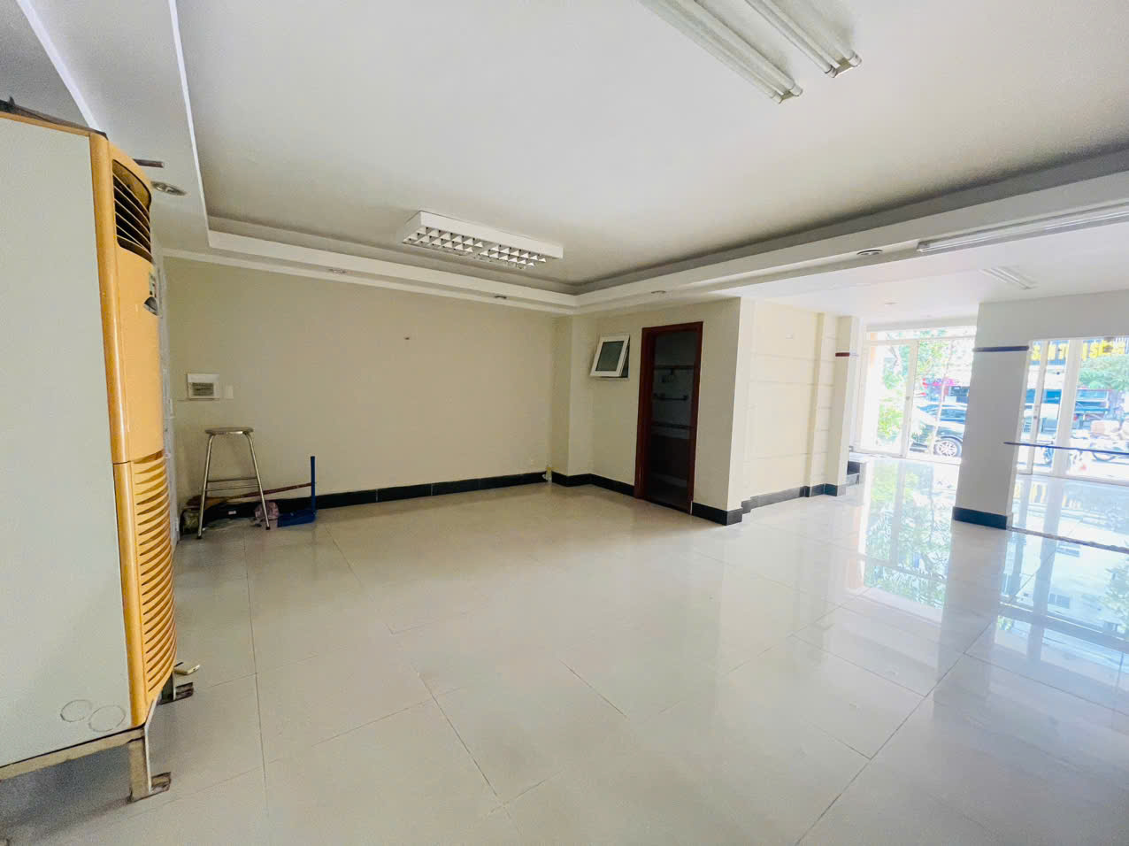 Bán hoặc cho thuê nhà phố đường Lê Văn Thêm, Hưng Phước 1, Phú Mỹ Hưng, Quận 7 có 5 tầng 9