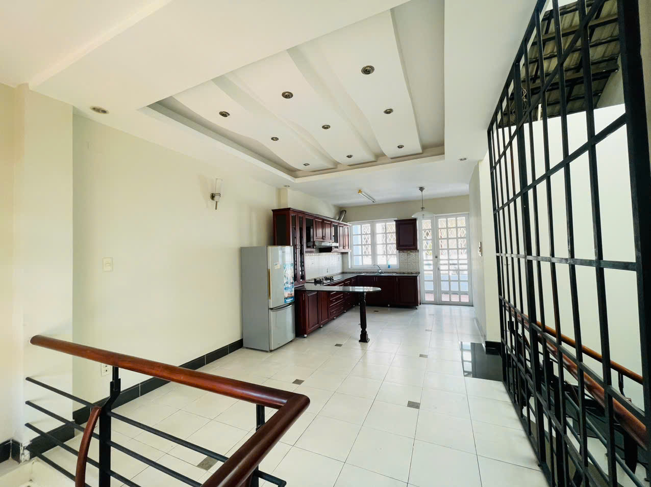 Bán hoặc cho thuê nhà phố đường Lê Văn Thêm, Hưng Phước 1, Phú Mỹ Hưng, Quận 7 có 5 tầng 6