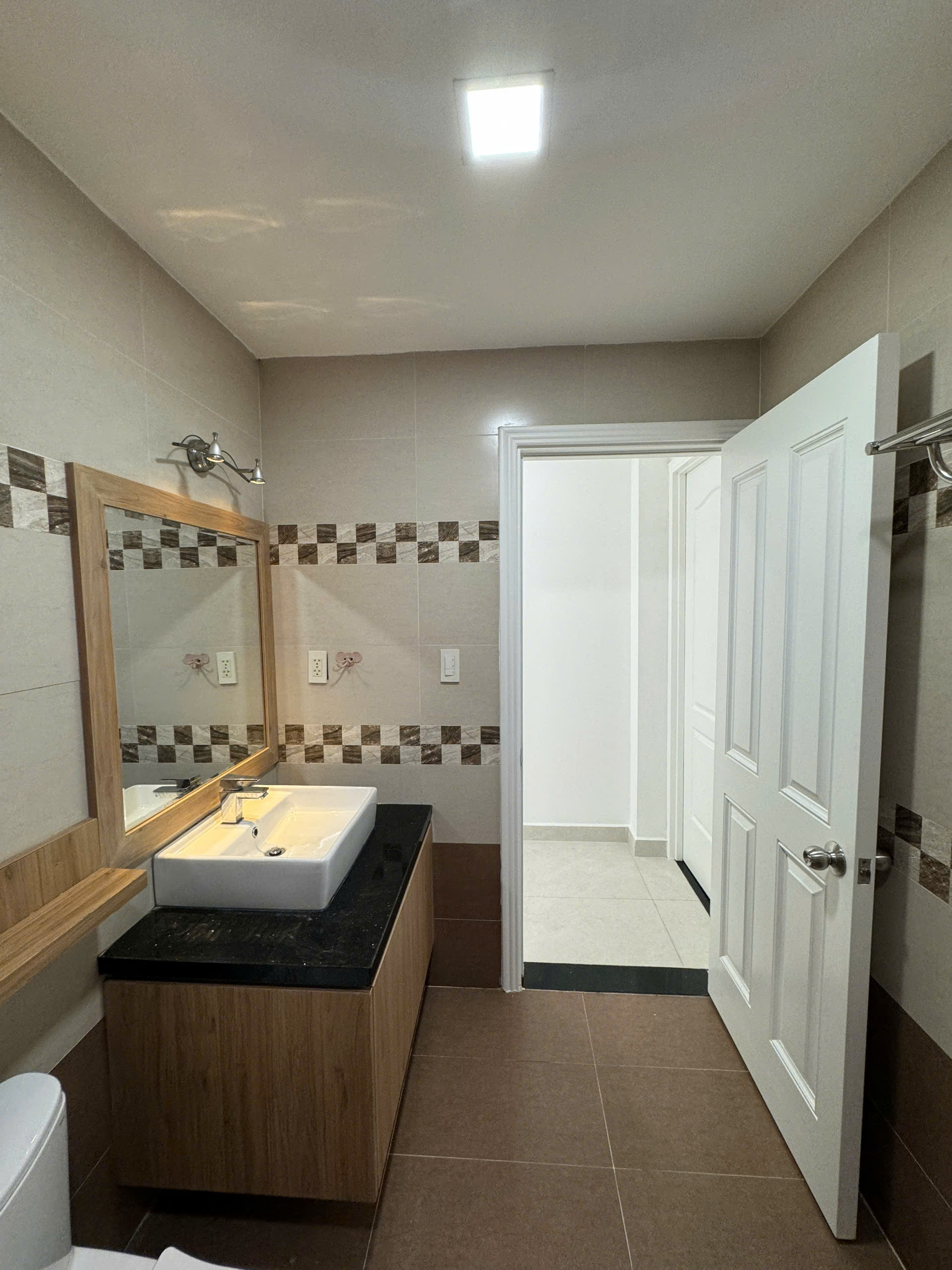 Bán nhà phố gần chợ Tân Mỹ đường số, Quận 7 nhà mới có 4 phòng ngủ 8