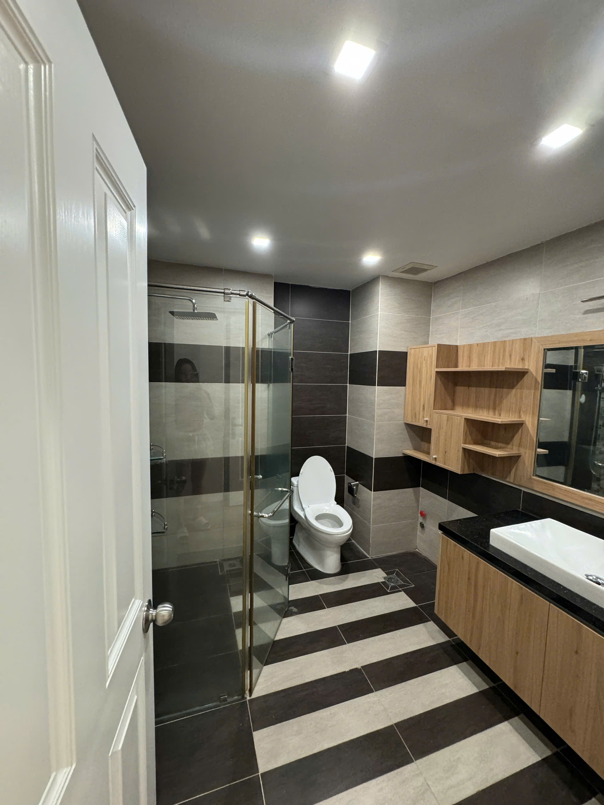 Bán nhà phố gần chợ Tân Mỹ đường số, Quận 7 nhà mới có 4 phòng ngủ 5