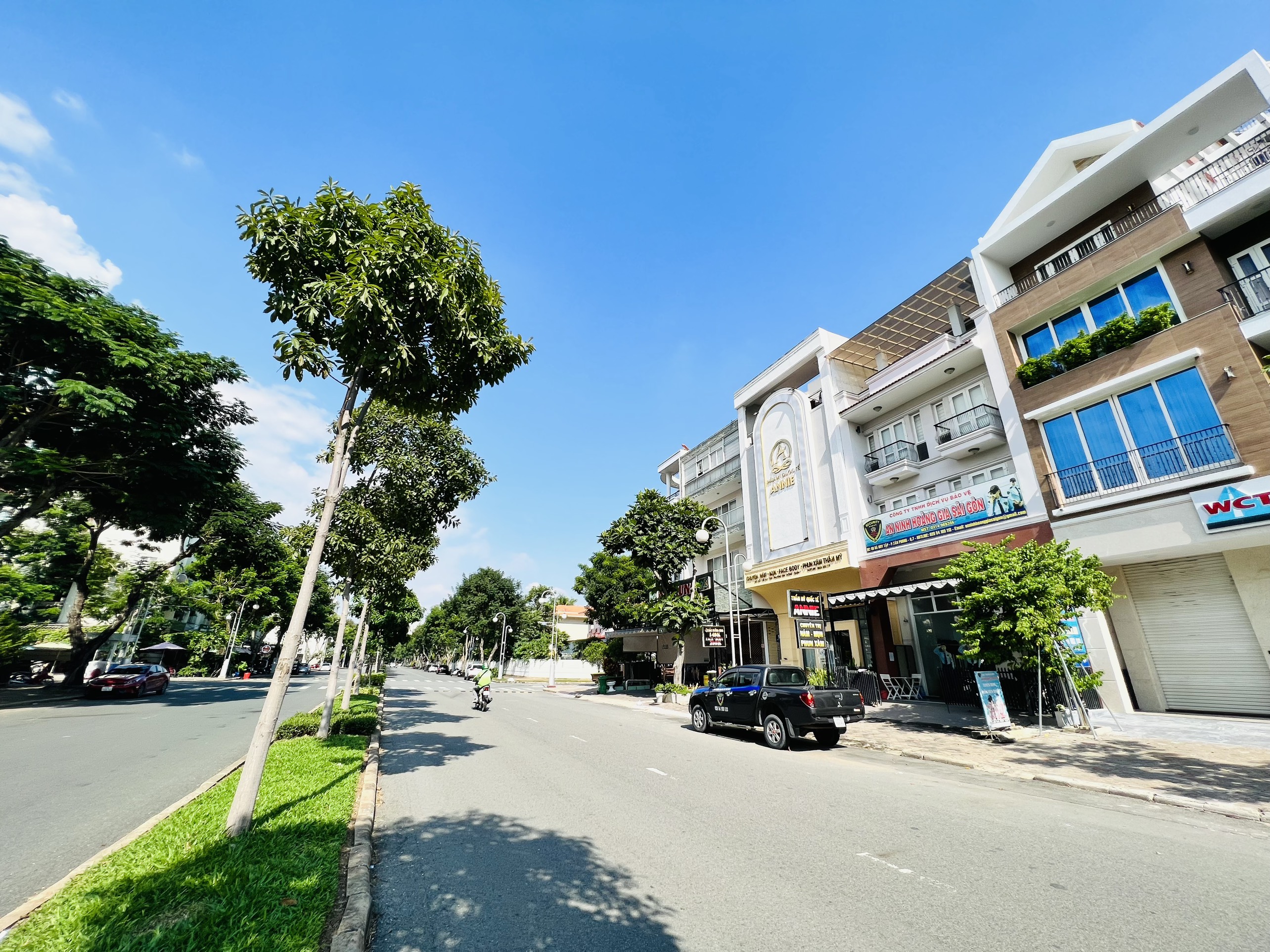 Cần Bán Nhà Phố Nam Long 3 Mặt Tiền Hà Huy Tập  5