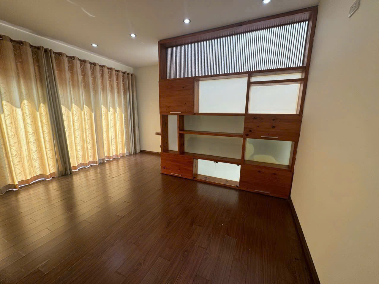 Bán nhà phố Him Lam 6A Trung Sơn, Bình Chánh xây 4 tầng view công viên, hướng Đông – 100m2 4