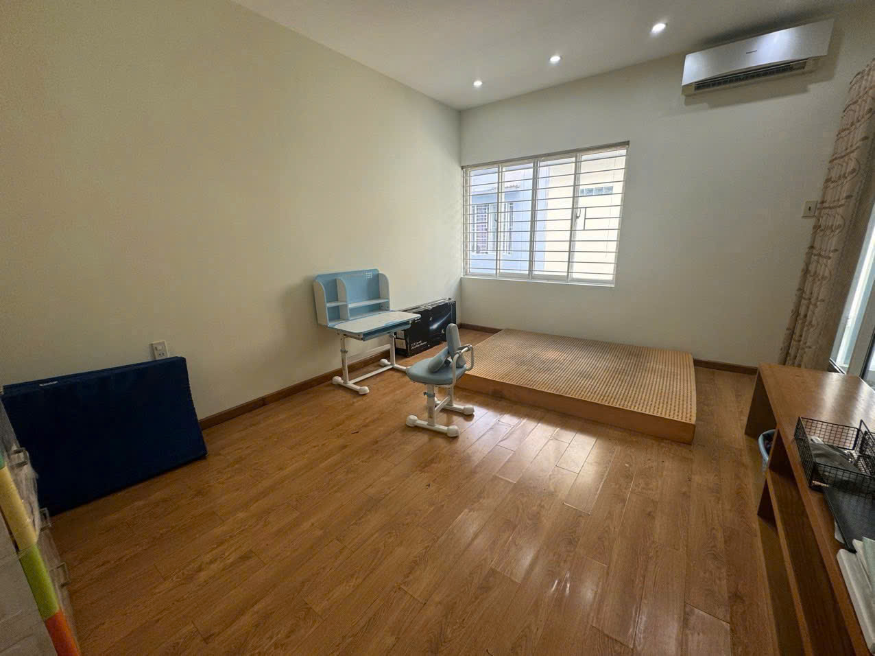 Bán nhà phố Him Lam 6A Trung Sơn, Bình Chánh xây 4 tầng view công viên, hướng Đông – 100m2 2