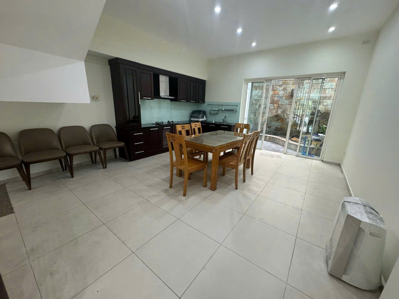 Bán nhà phố Him Lam 6A Trung Sơn, Bình Chánh xây 4 tầng view công viên, hướng Đông – 100m2 5