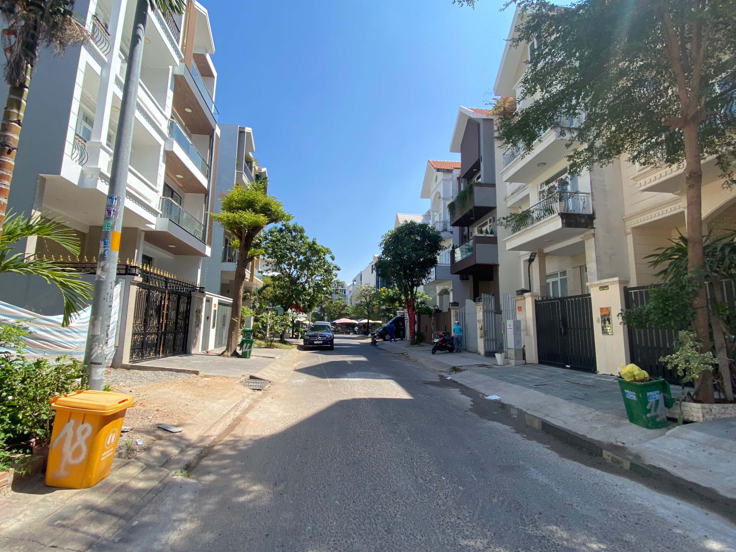 Cho thuê nhà khu dân cư Him Lam Tân Hưng, Quận 7 nhà rộng có thang máy 1