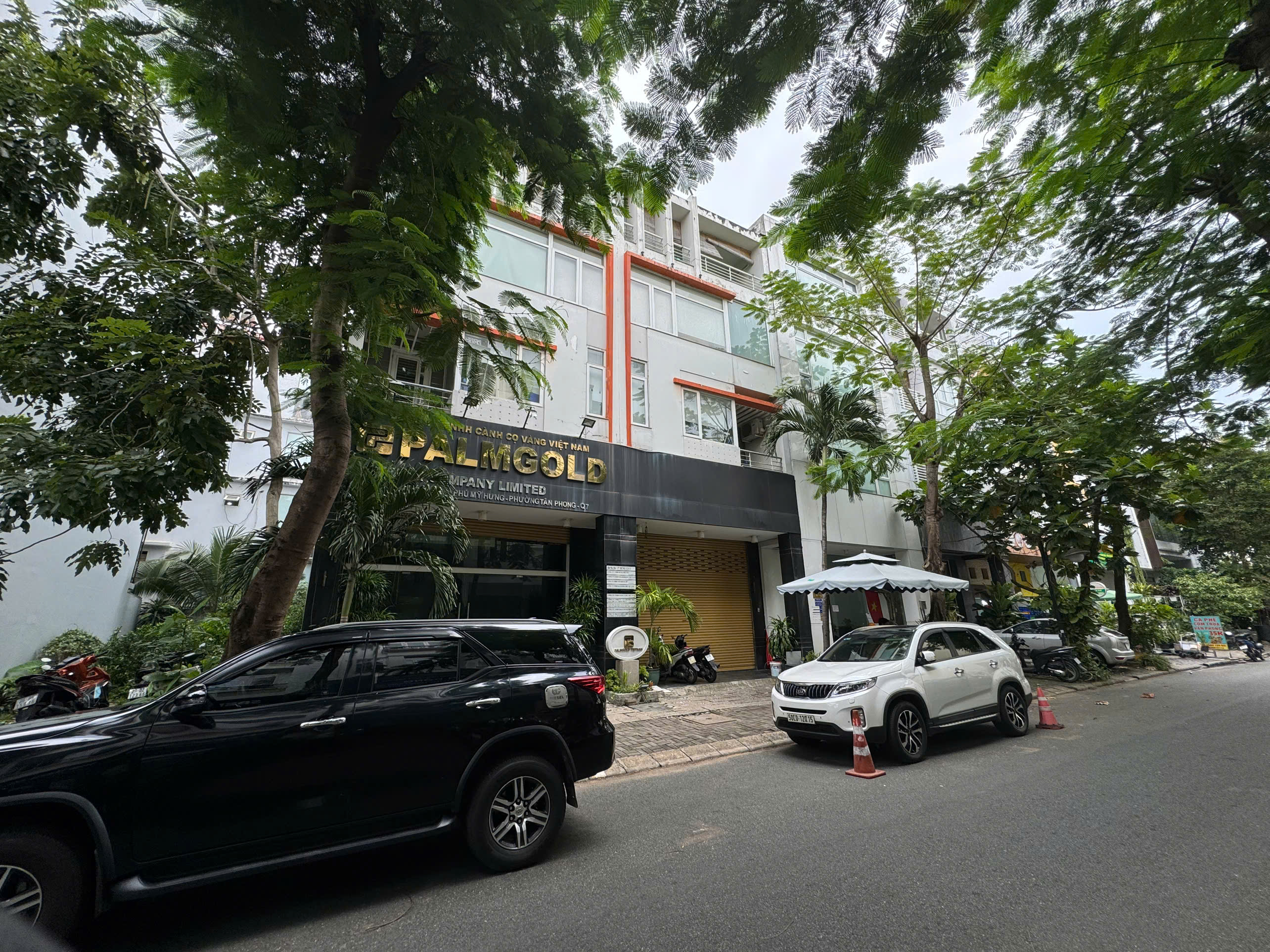 Cho thuê nhà mặt tiền Hưng Gia 1 Phú Mỹ Hưng, Quận 7 căn đôi nhà đẹp có nội thất 8