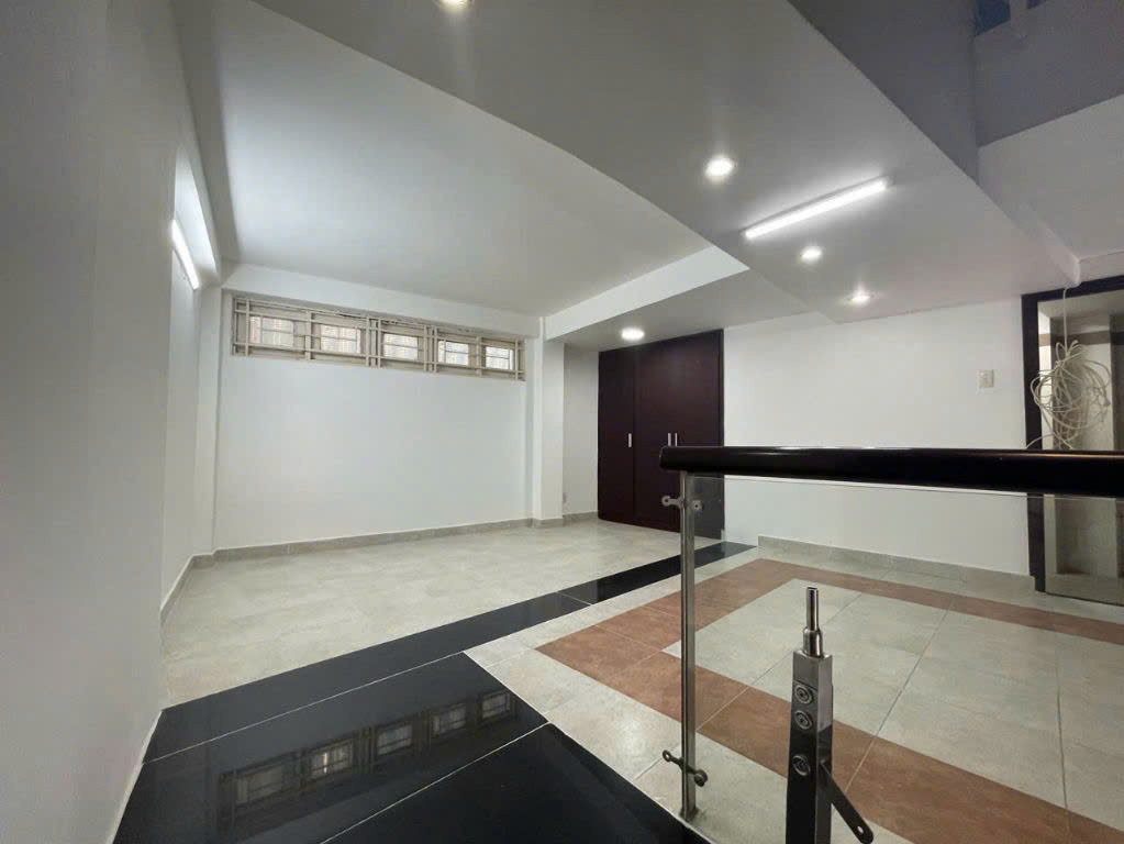 Bán nhà phố Hưng Gia 2 Phú Mỹ Hưng, Quận 7 xây 5 tầng mặt tiền đường số 2 – 111m2 5