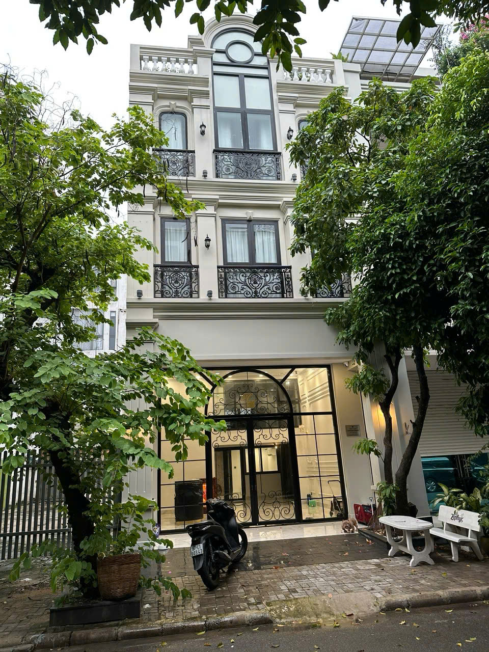 Bán hoặc cho thuê nhà phố Hưng Phước 1 Phú Mỹ Hưng, Quận 7 xây 5 tầng có thang máy, hướng Bắc – 111m