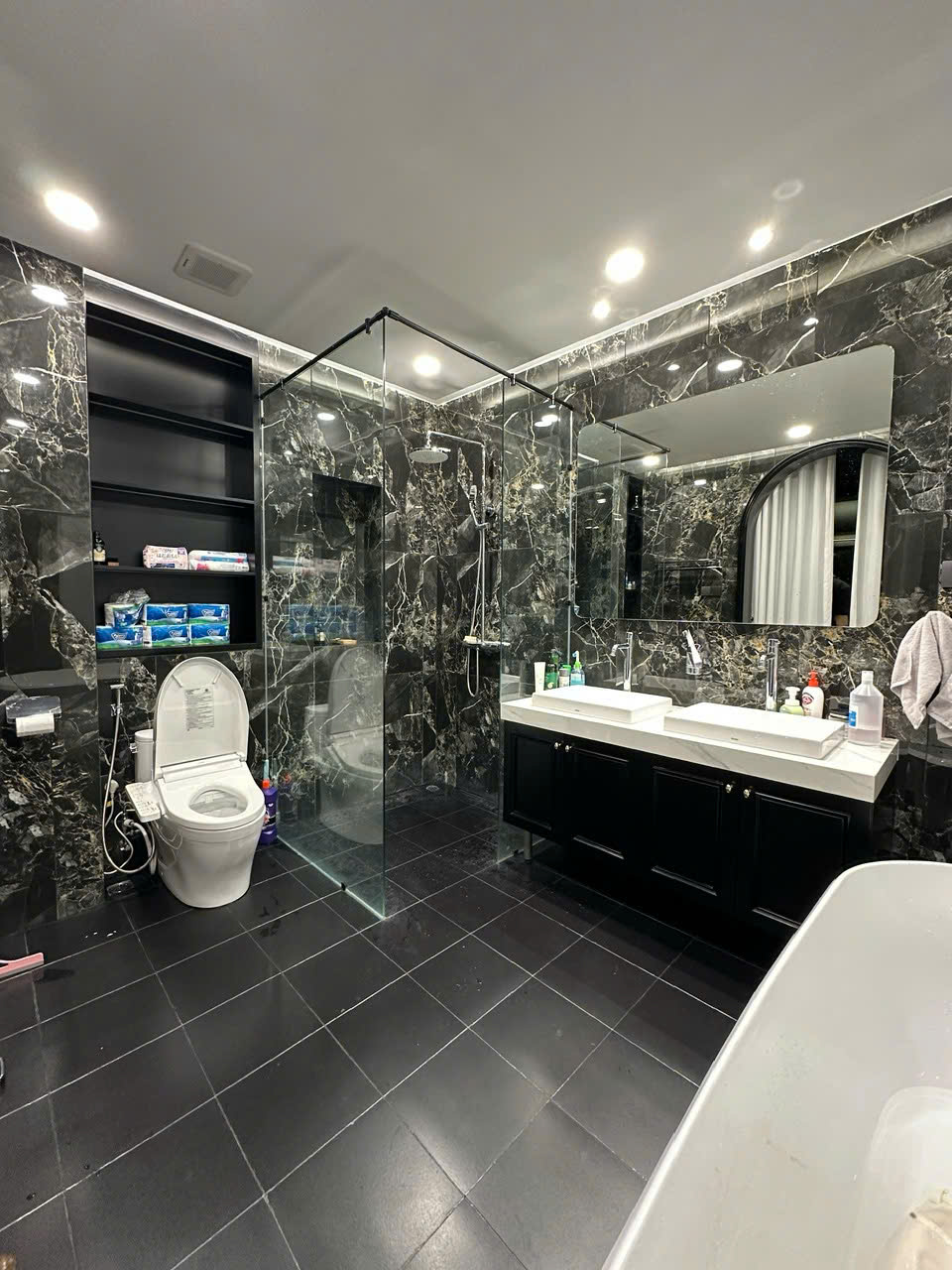 Bán hoặc cho thuê nhà phố Hưng Phước 1 Phú Mỹ Hưng, Quận 7 xây 5 tầng có thang máy, hướng Bắc – 111m 1