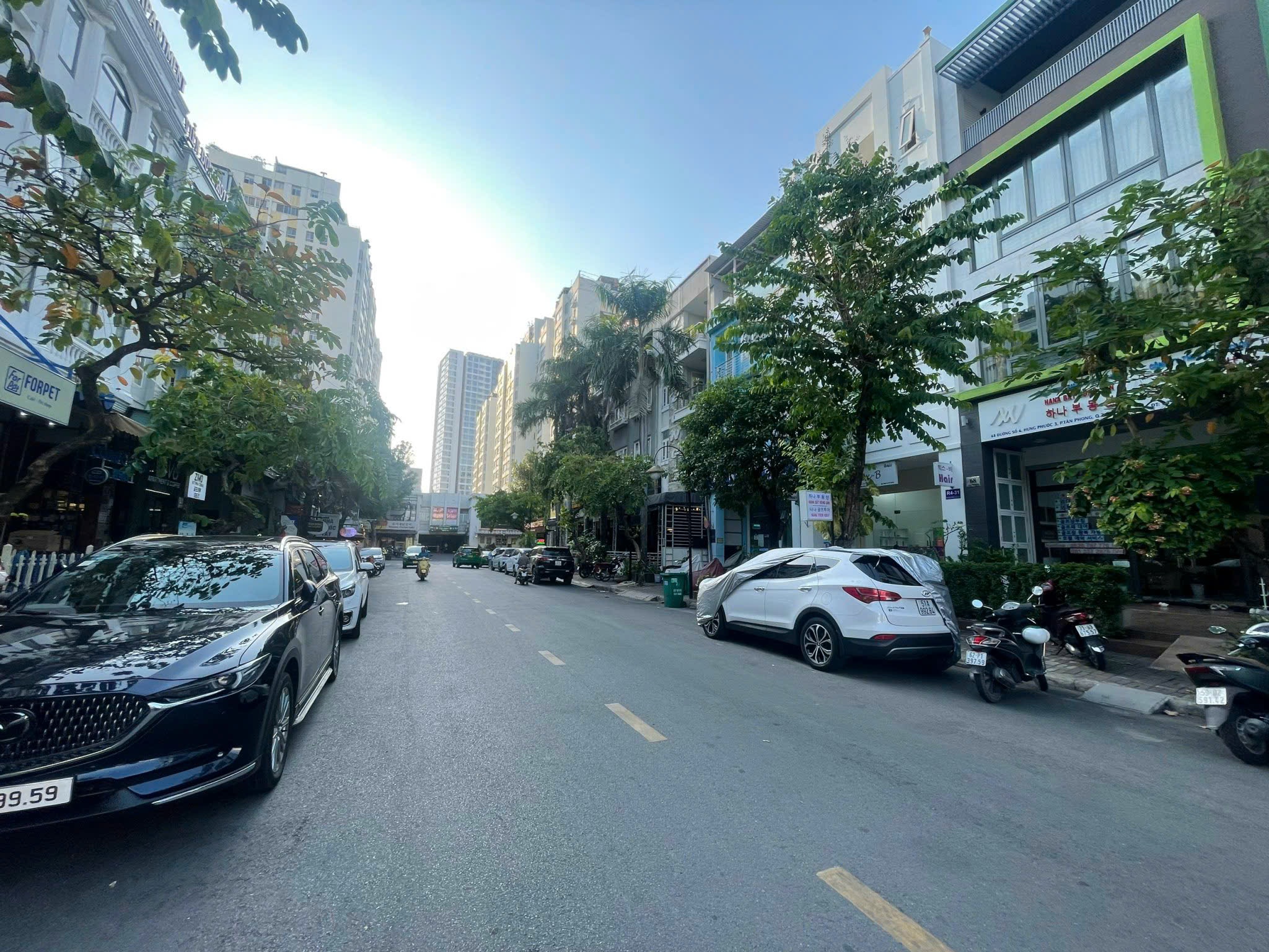 Bán nhà phố kinh doanh Hưng Phước 3, Phú Mỹ Hưng, Quận 7 có 10 phòng đang cho thuê 3150 usd 4