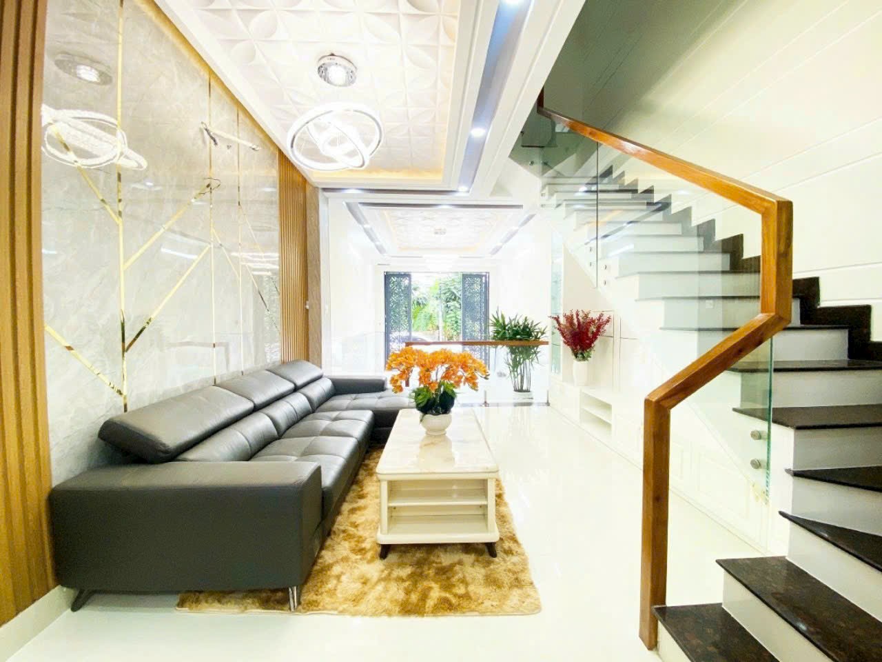 Cho thuê nhà khu dân cư Belleza Quận 7 nhà đẹp xây 2 lầu có 6 phòng ngủ